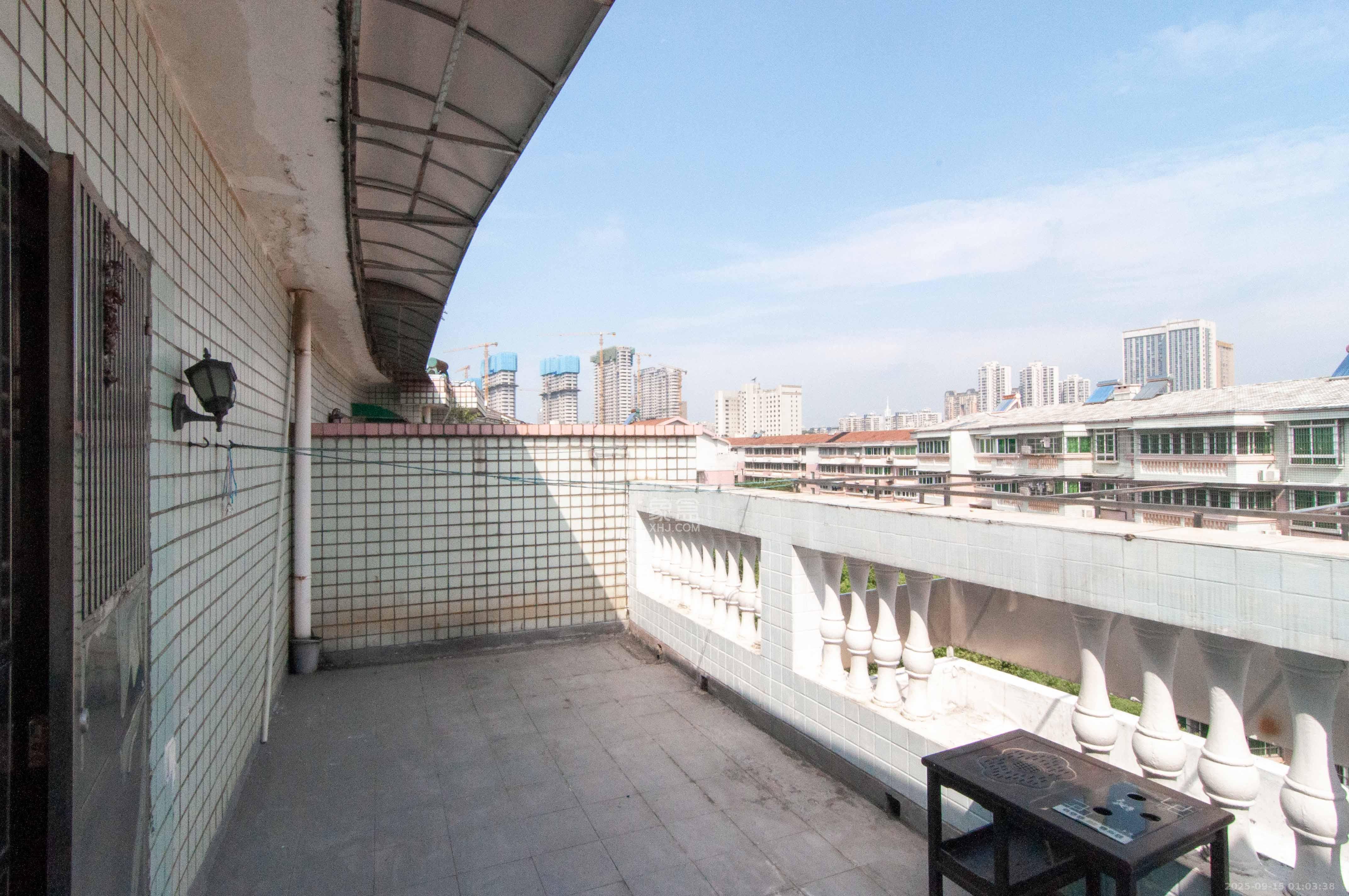 广厦新苑  4室2厅2卫    138.0万其他