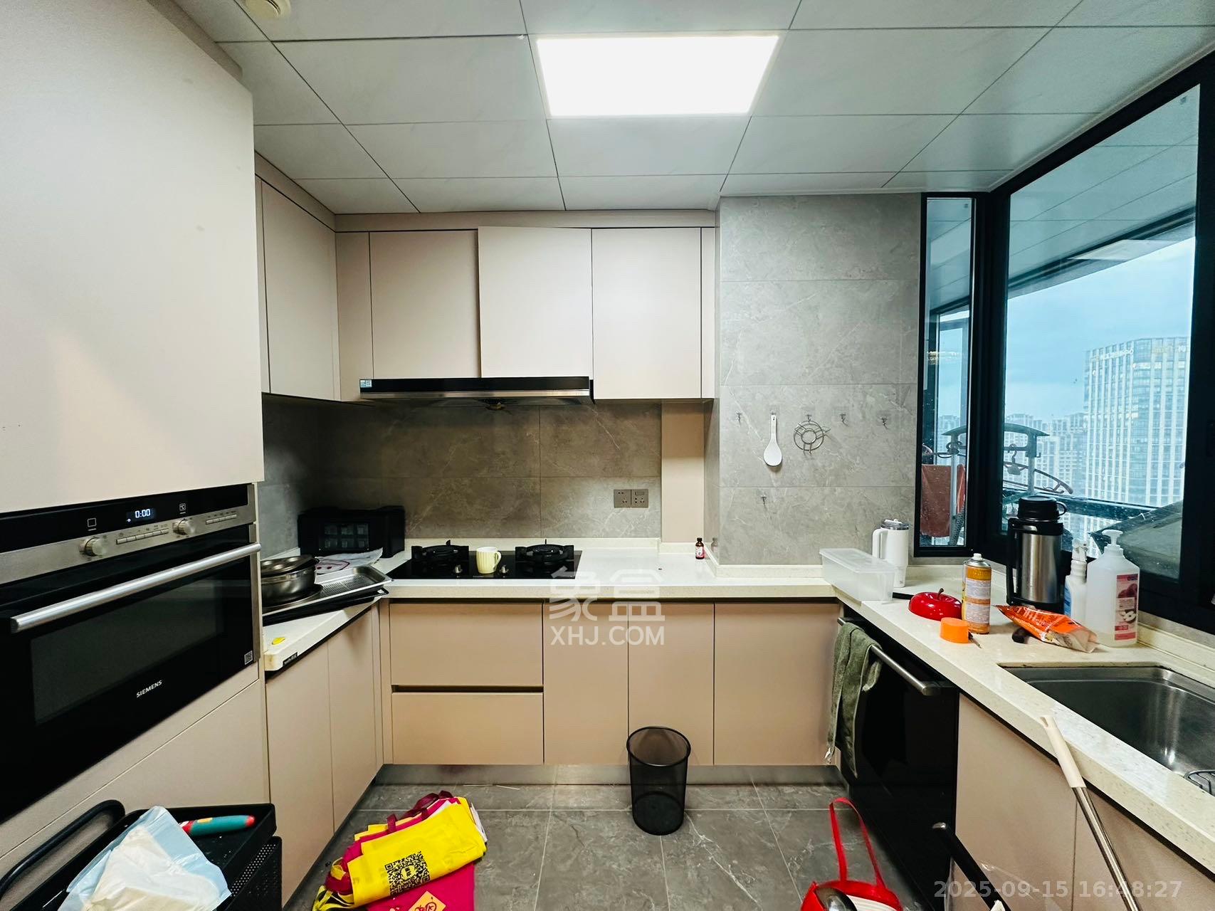 天祥水晶湾  3室2厅2卫    6500.0元/月室内图