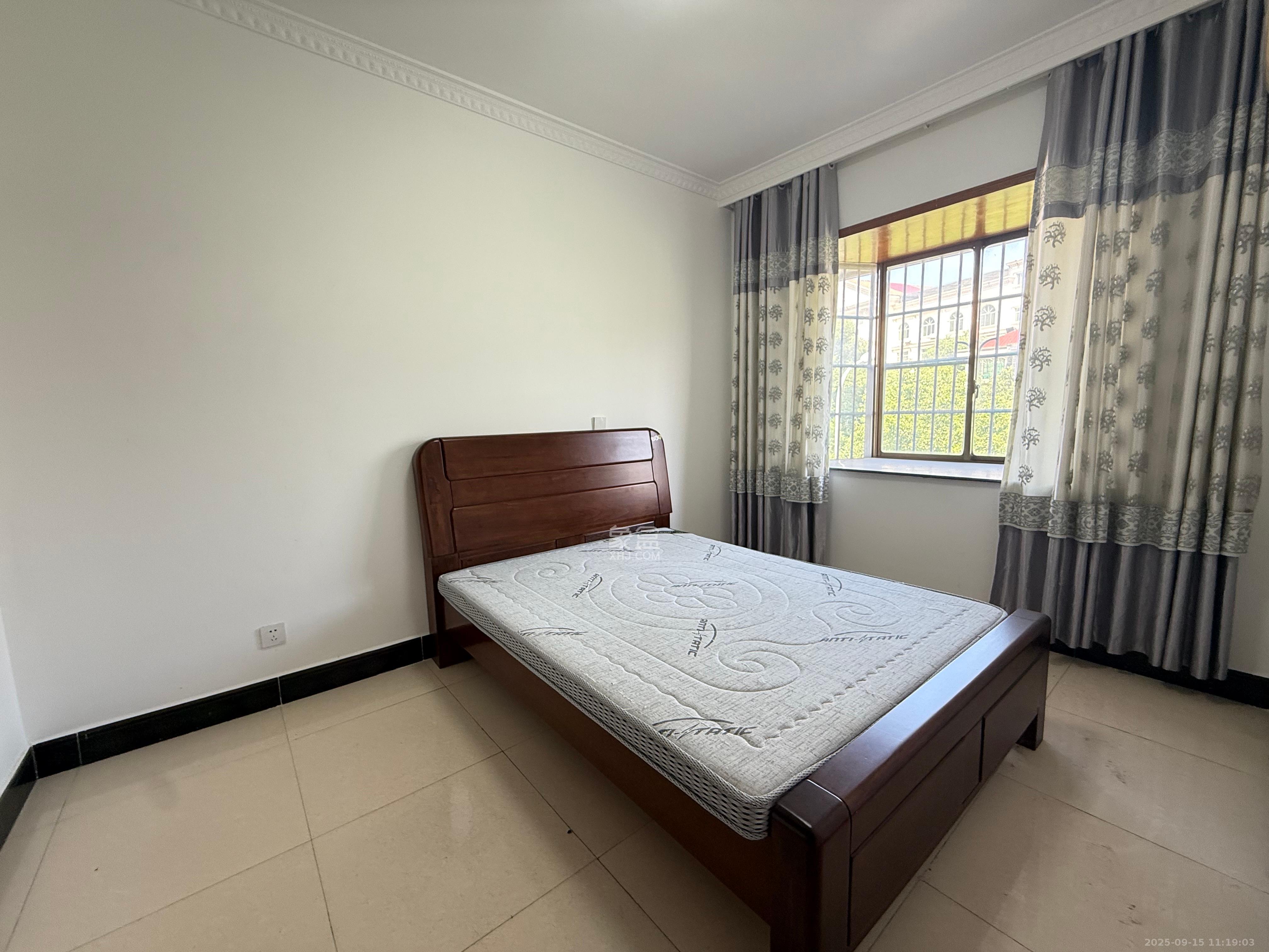 岳北社区  1室0厅0卫    2300.0元/月室内图