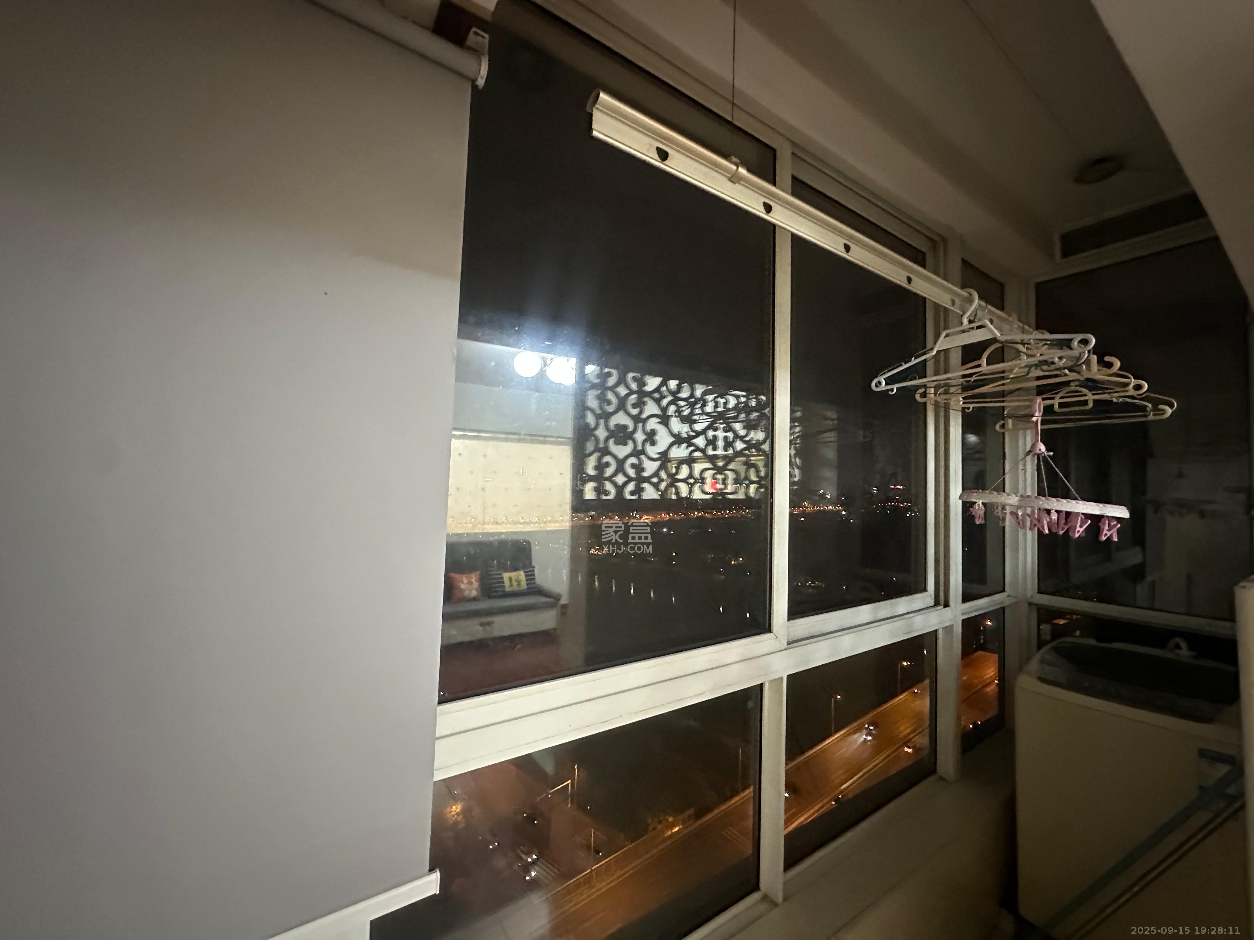 先锋东外滩 1室1厅1卫 1800.0元/月 先锋东外滩 1室1厅1卫 1800.0元/月室内图