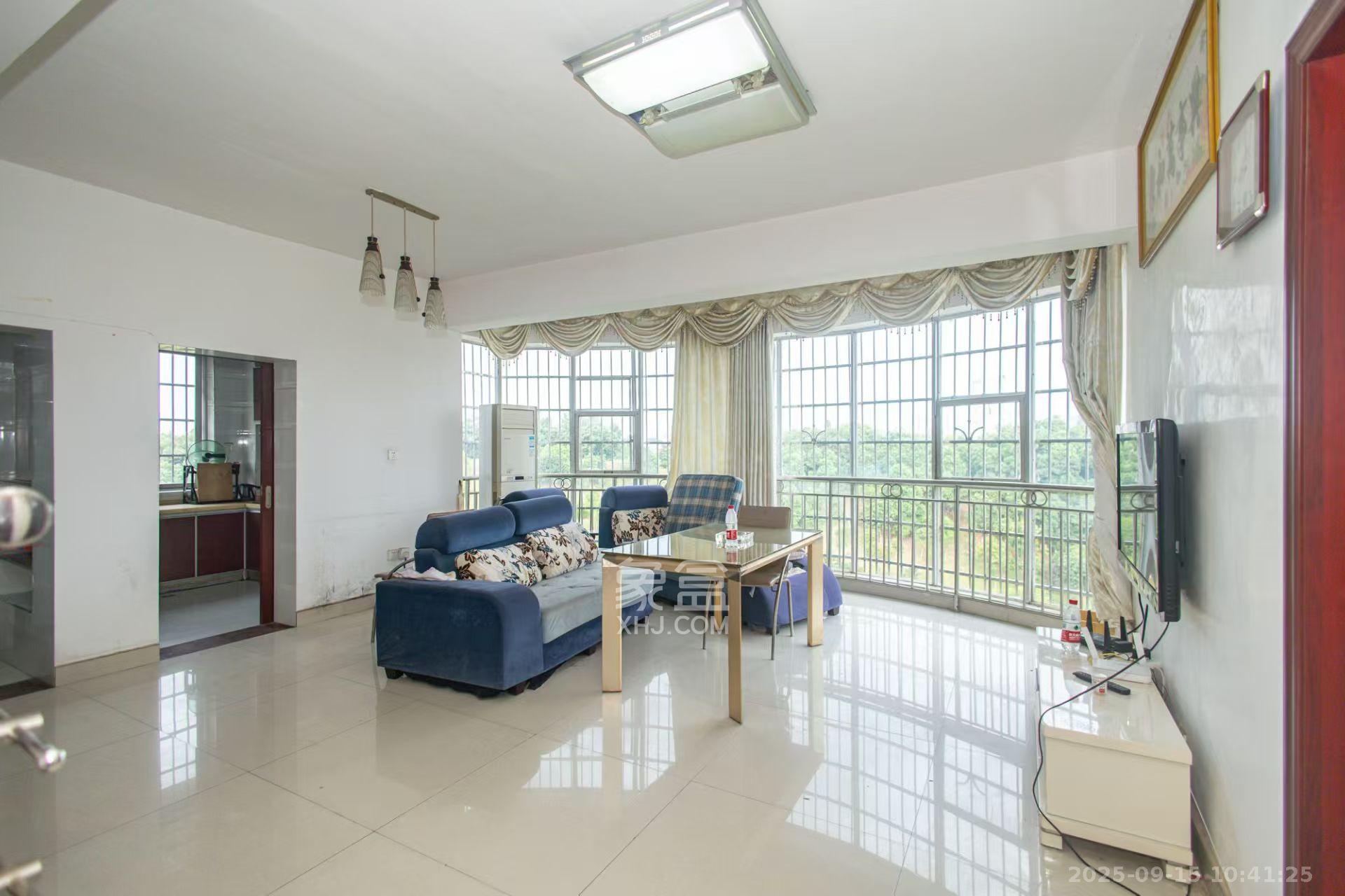 湘绣城  2室2厅1卫    1500.0元/月 湘绣城  2室2厅1卫    1500.0元/月