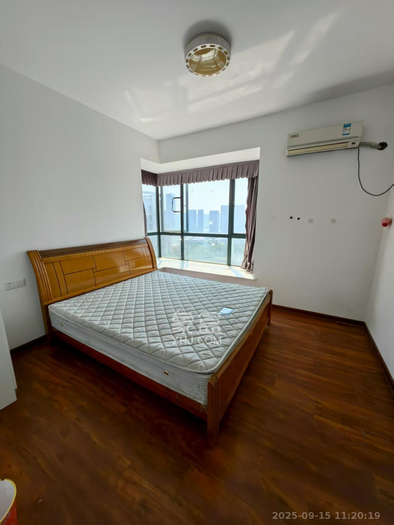 华美公寓(新猎鹰公寓)  2室2厅1卫    1800.0元/月 华美公寓(新猎鹰公寓)  2室2厅1卫    1800.0元/月室内图