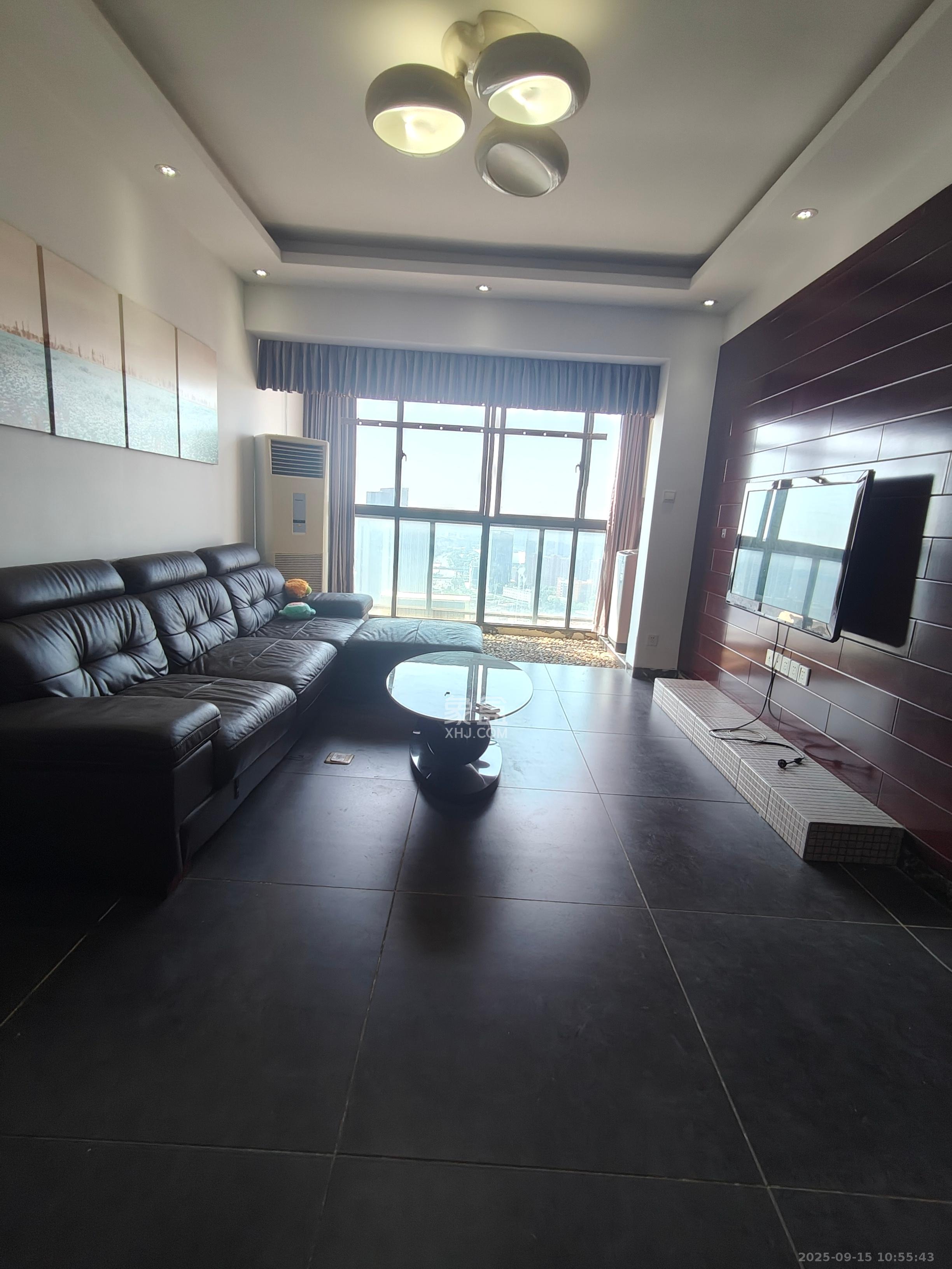 城南故事家园 1室2厅1卫 2500.0元/月 城南故事家园 1室2厅1卫 2500.0元/月室内图