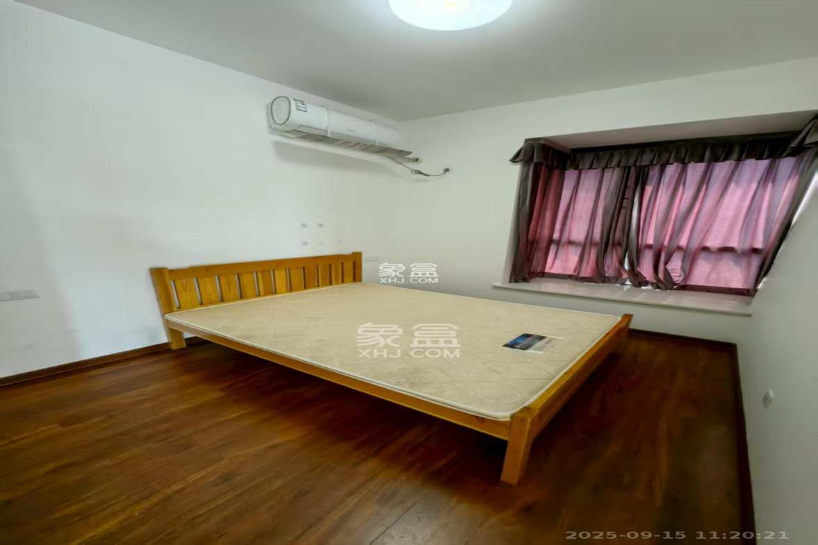 华美公寓(新猎鹰公寓)  2室2厅1卫    1800.0元/月 华美公寓(新猎鹰公寓)  2室2厅1卫    1800.0元/月室内图