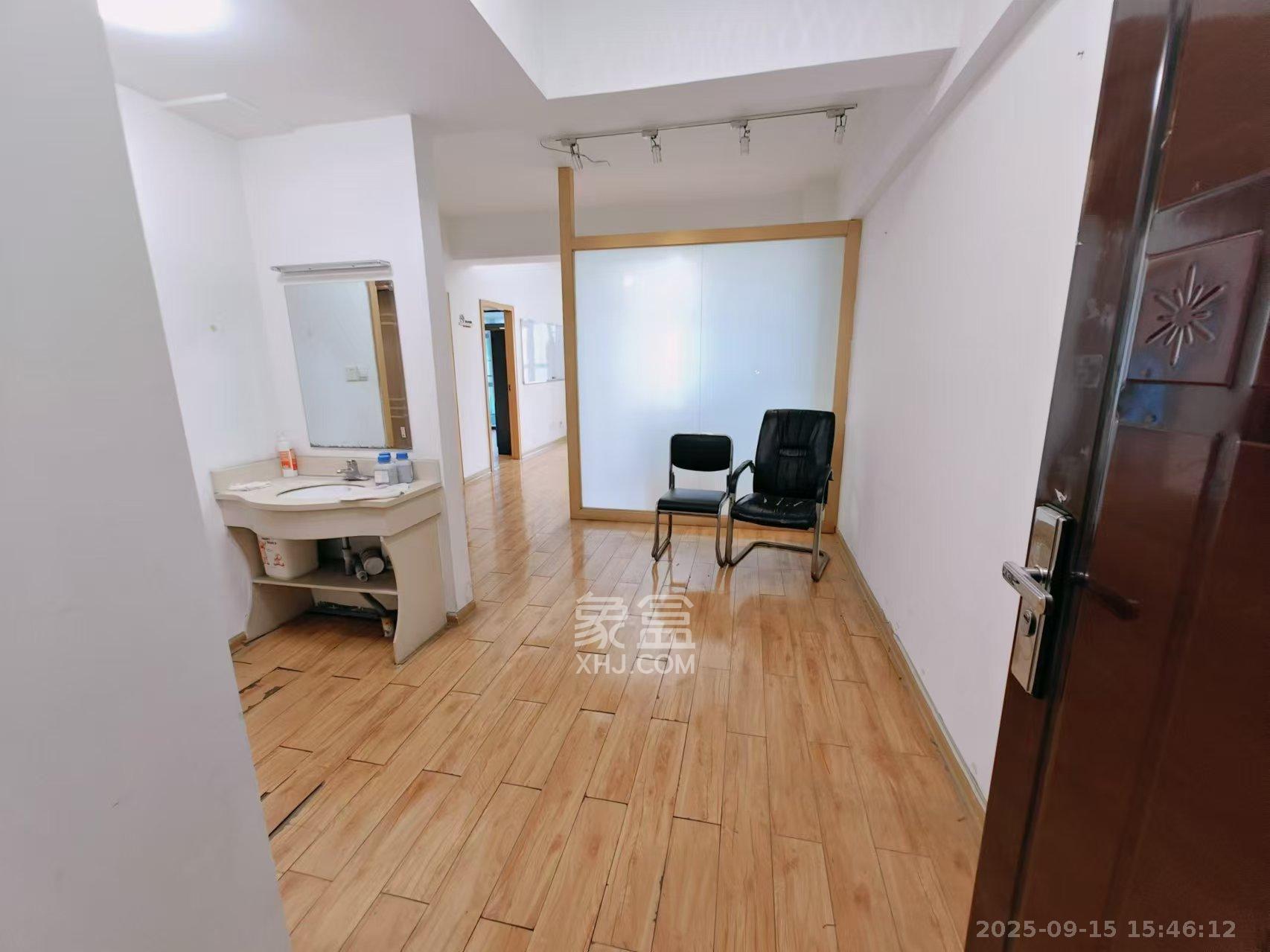 BOBO天下城(CTA财富中心) 2室2厅1卫 2400.0元/月 BOBO天下城(CTA财富中心) 2室2厅1卫 2400.0元/月室内图