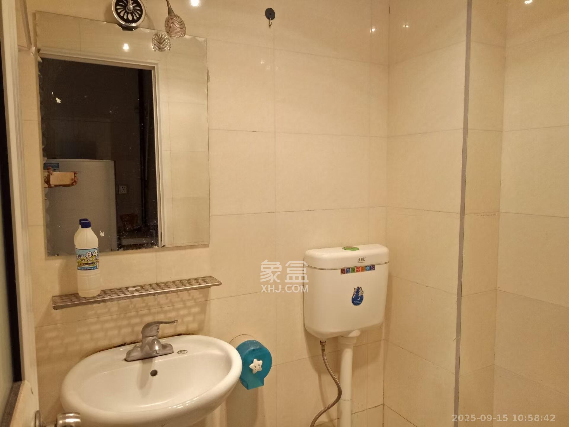 红星国际星城  1室1厅1卫    1200.0元/月室内图