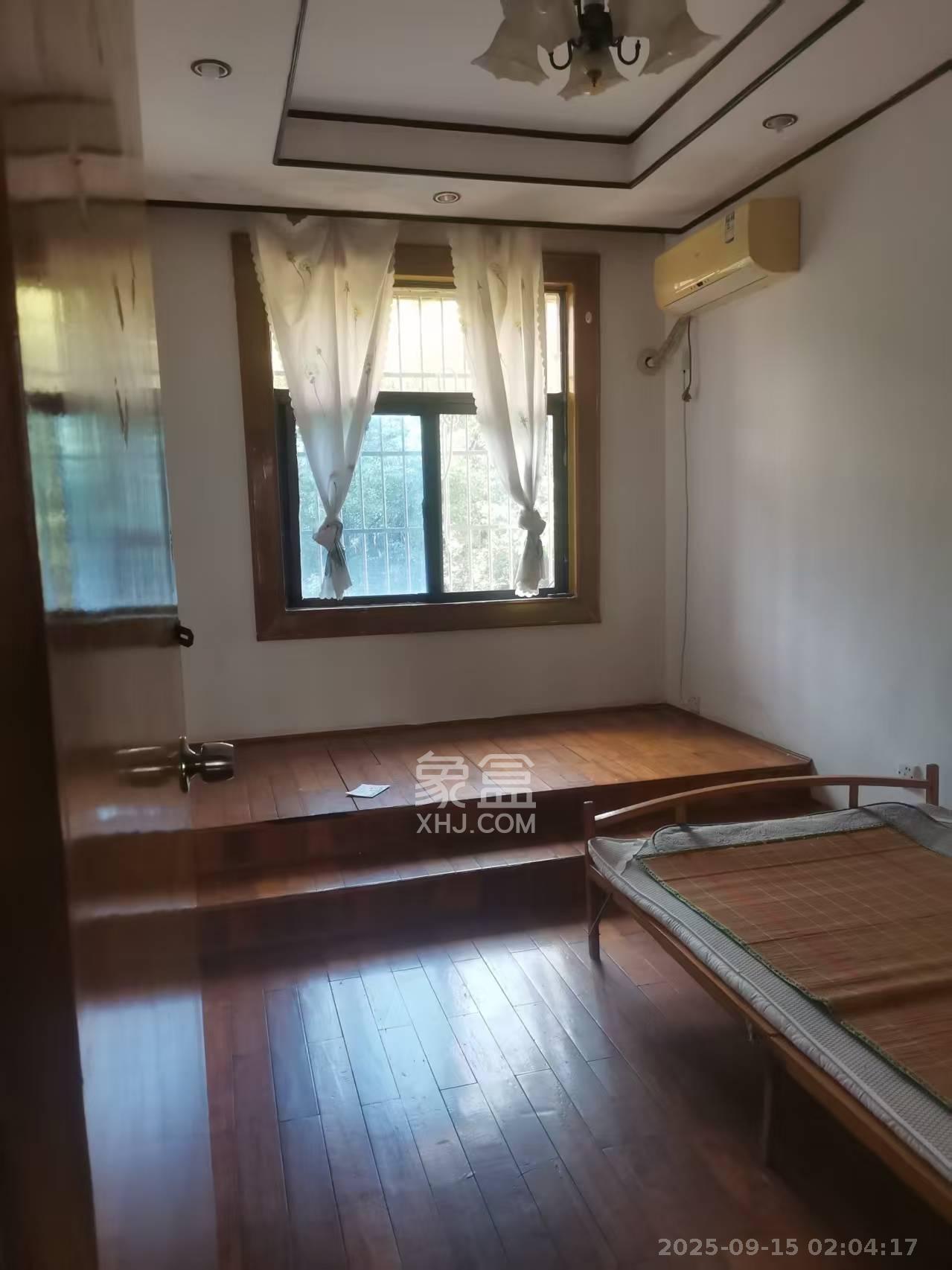 香樟路航空设计院 4室2厅2卫 1500.0元/月 香樟路航空设计院 4室2厅2卫 1500.0元/月室内图