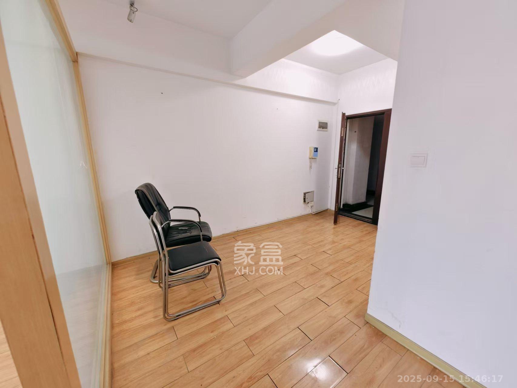 BOBO天下城（CTA财富中心）  2室2厅1卫    2400.0元/月室内图