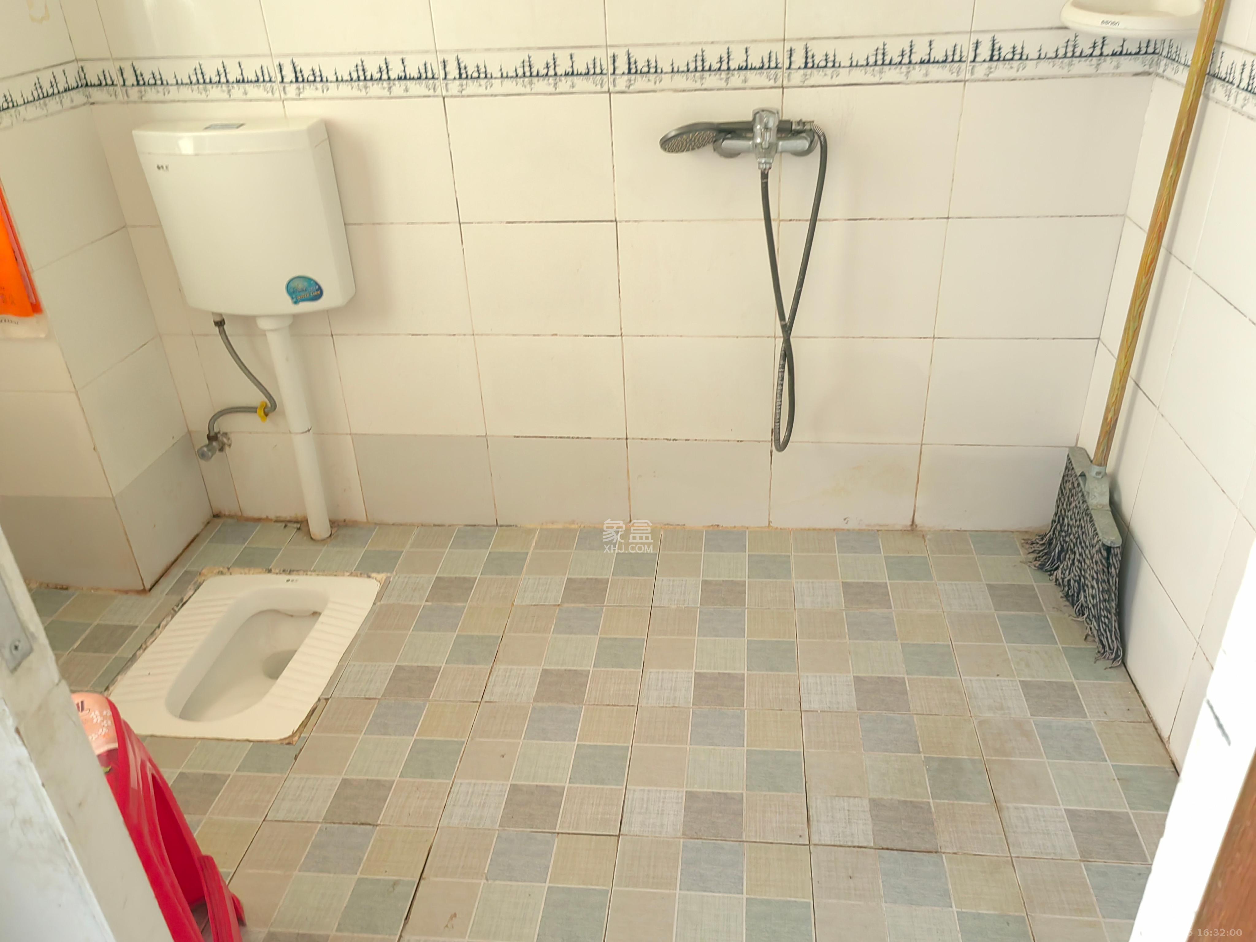 金色华庭  3室2厅2卫    3000.0元/月室内图