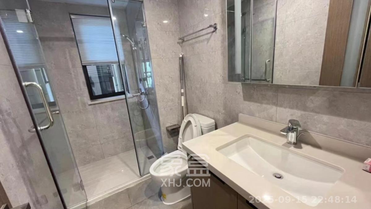 龙湖铂金中心(龙湖春江郦城) 3室2厅2卫 3800.0元/月 龙湖铂金中心(龙湖春江郦城) 3室2厅2卫 3800.0元/月室内图