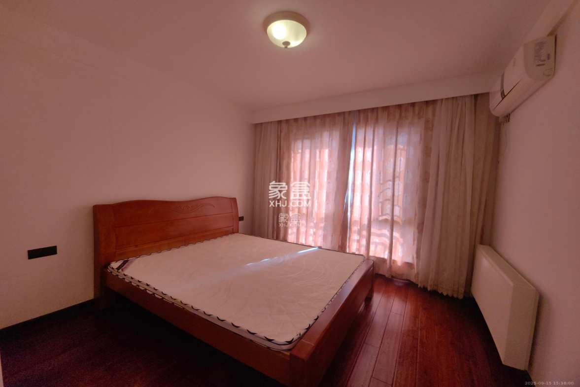 第六都(陆都小区) 3室2厅2卫 4500.0元/月 第六都(陆都小区) 3室2厅2卫 4500.0元/月室内图