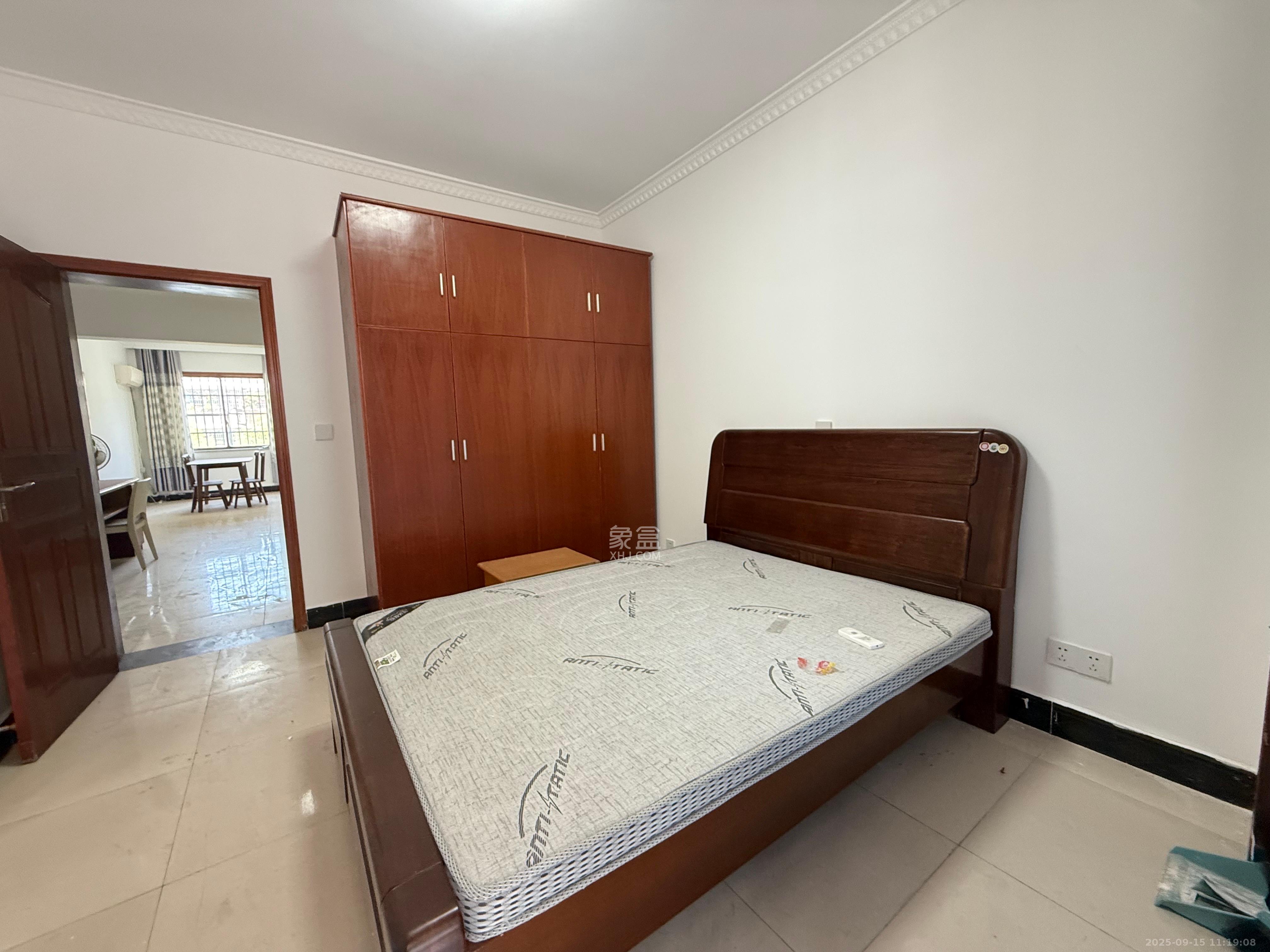 岳北社区  1室0厅0卫    2300.0元/月室内图