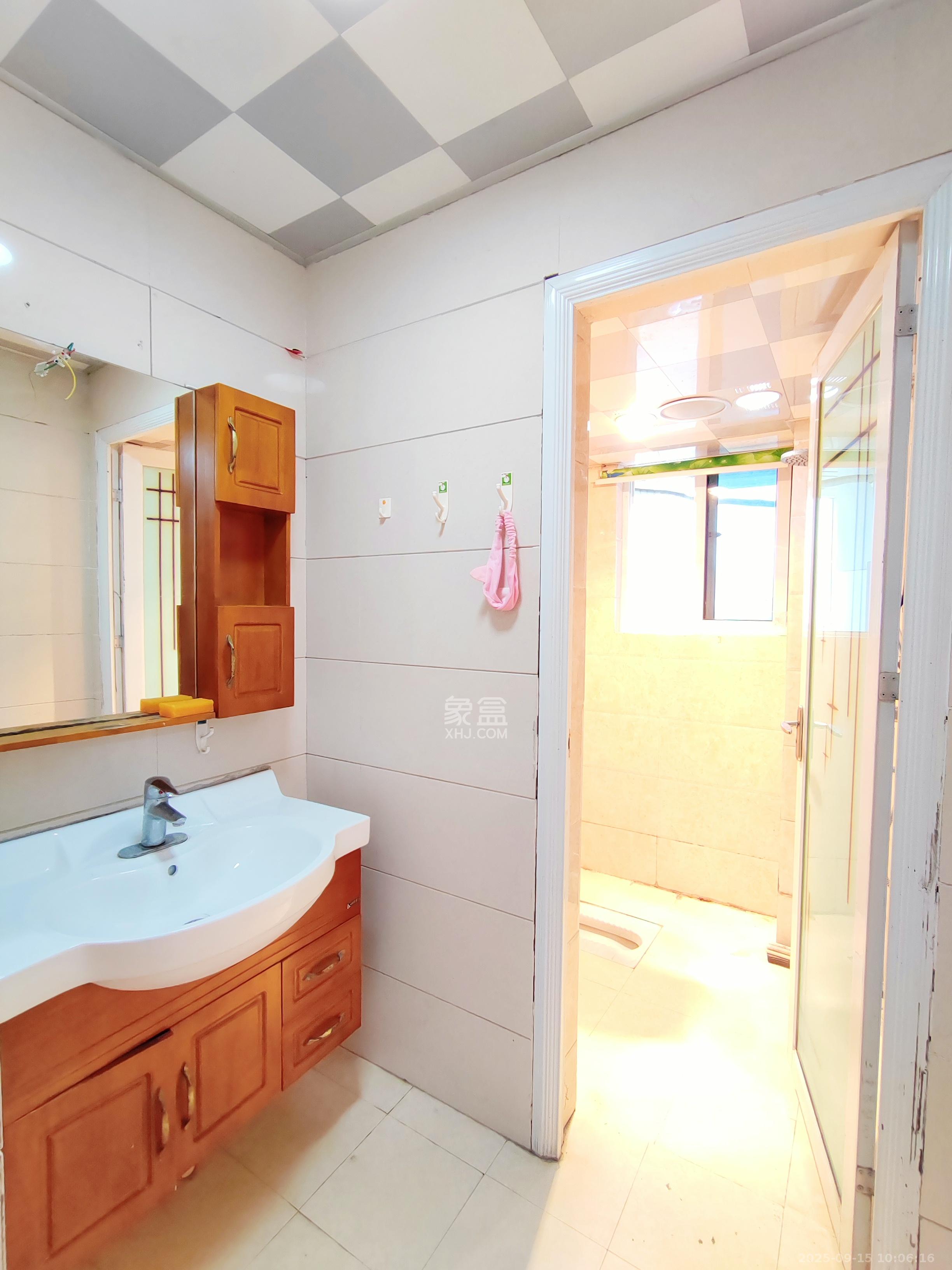 三重星都心  3室2厅2卫    2500.0元/月 三重星都心  3室2厅2卫    2500.0元/月室内图