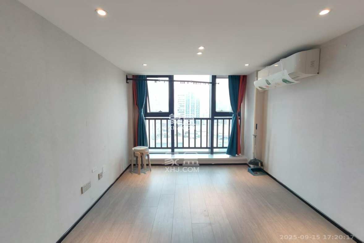 中一鲲出(鲲鹏府) 2室1厅1卫 2400.0元/月 中一鲲出(鲲鹏府) 2室1厅1卫 2400.0元/月室内图