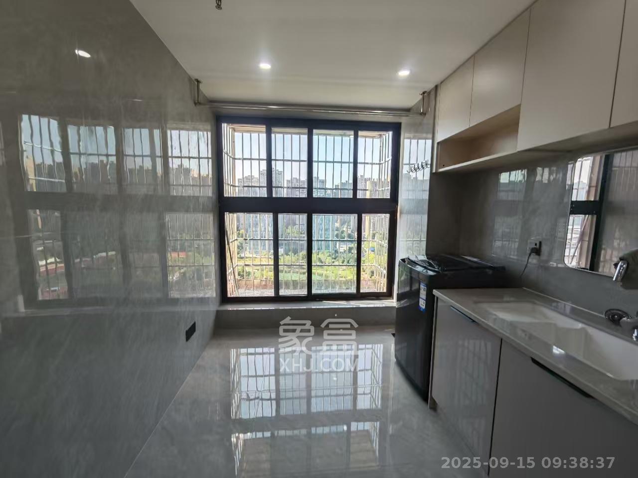 国泰九龙湾  2室1厅1卫    2200.0元/月户型图