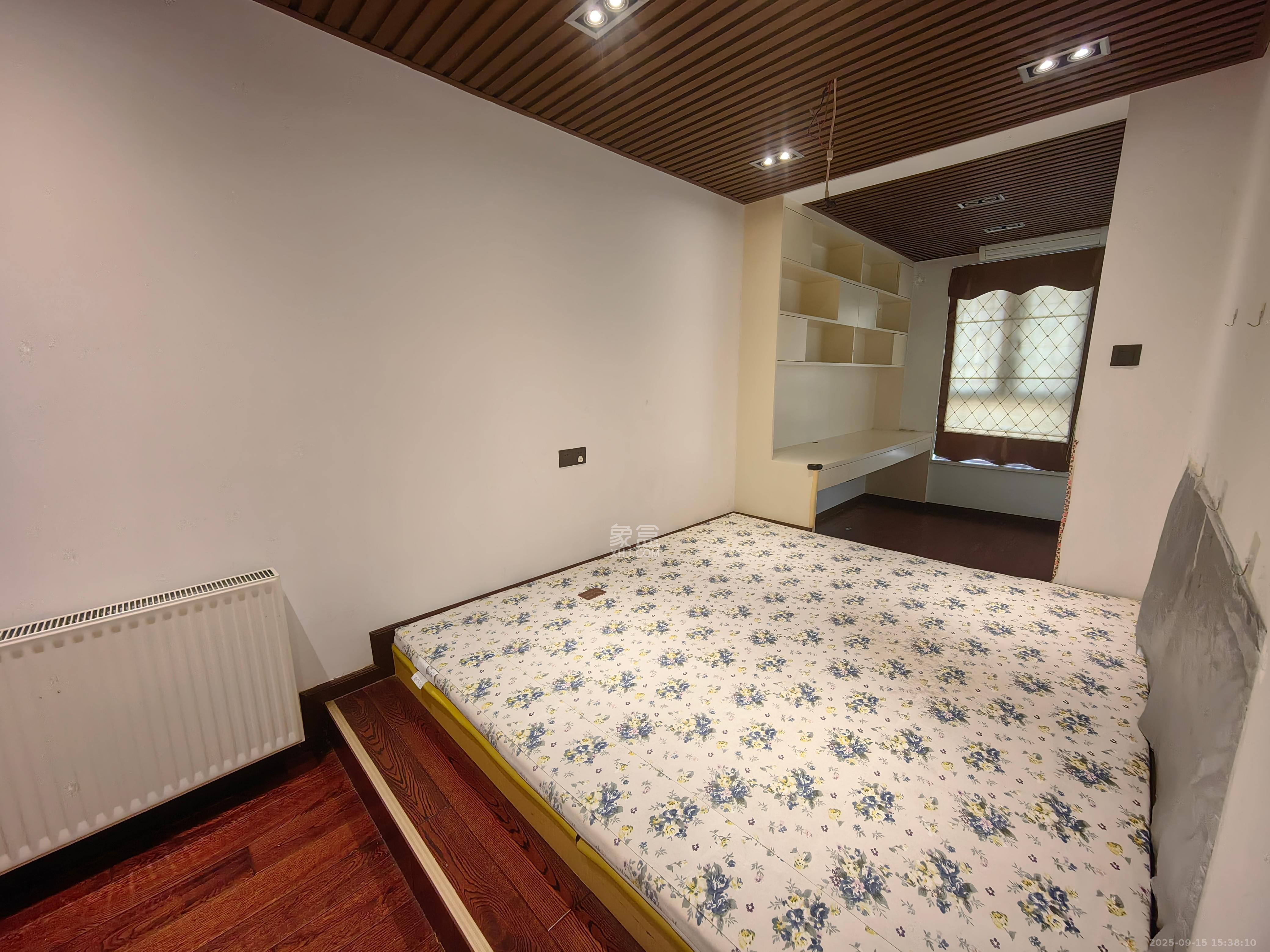 第六都（陆都小区）  3室2厅2卫    4500.0元/月室内图