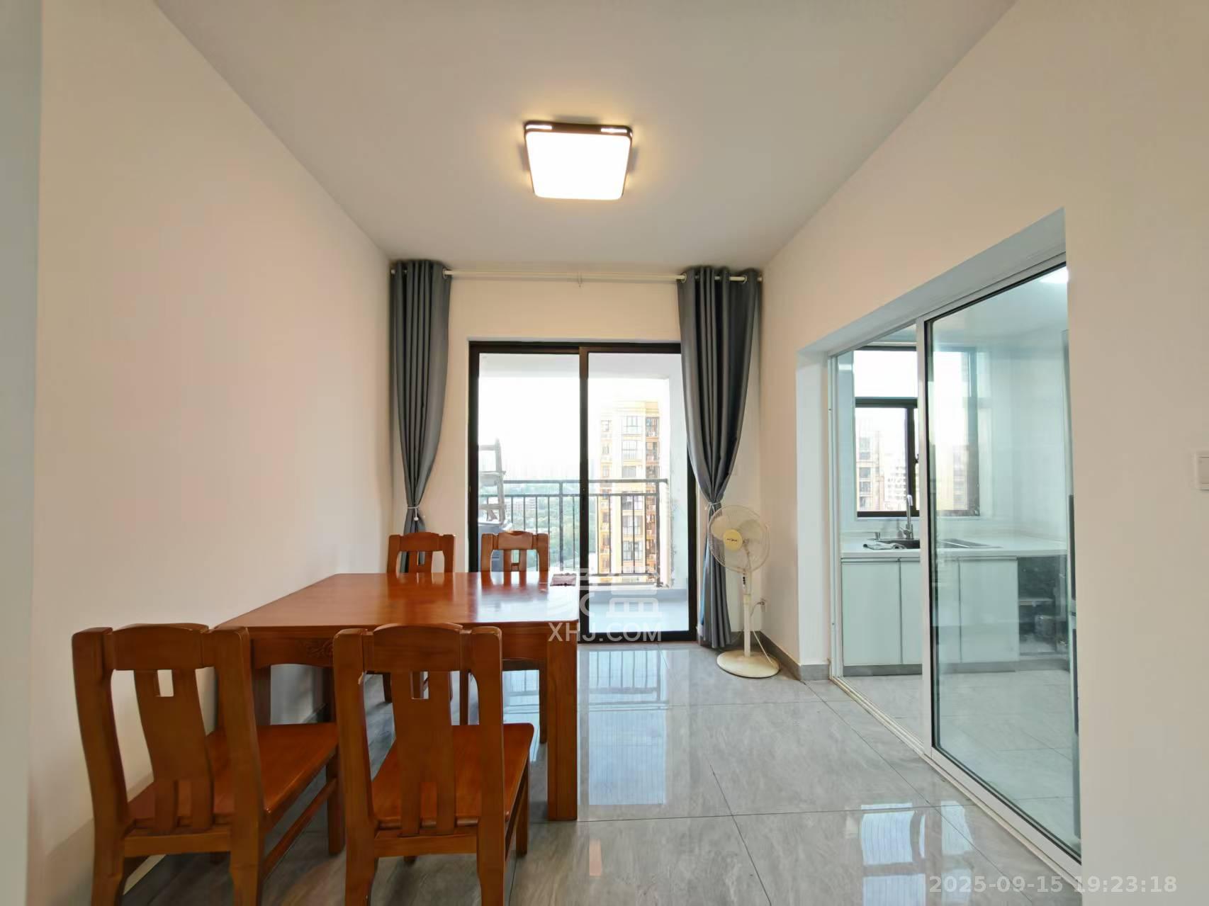 德润小区(丰升德润小区) 3室2厅2卫 2600.0元/月 德润小区(丰升德润小区) 3室2厅2卫 2600.0元/月室内图