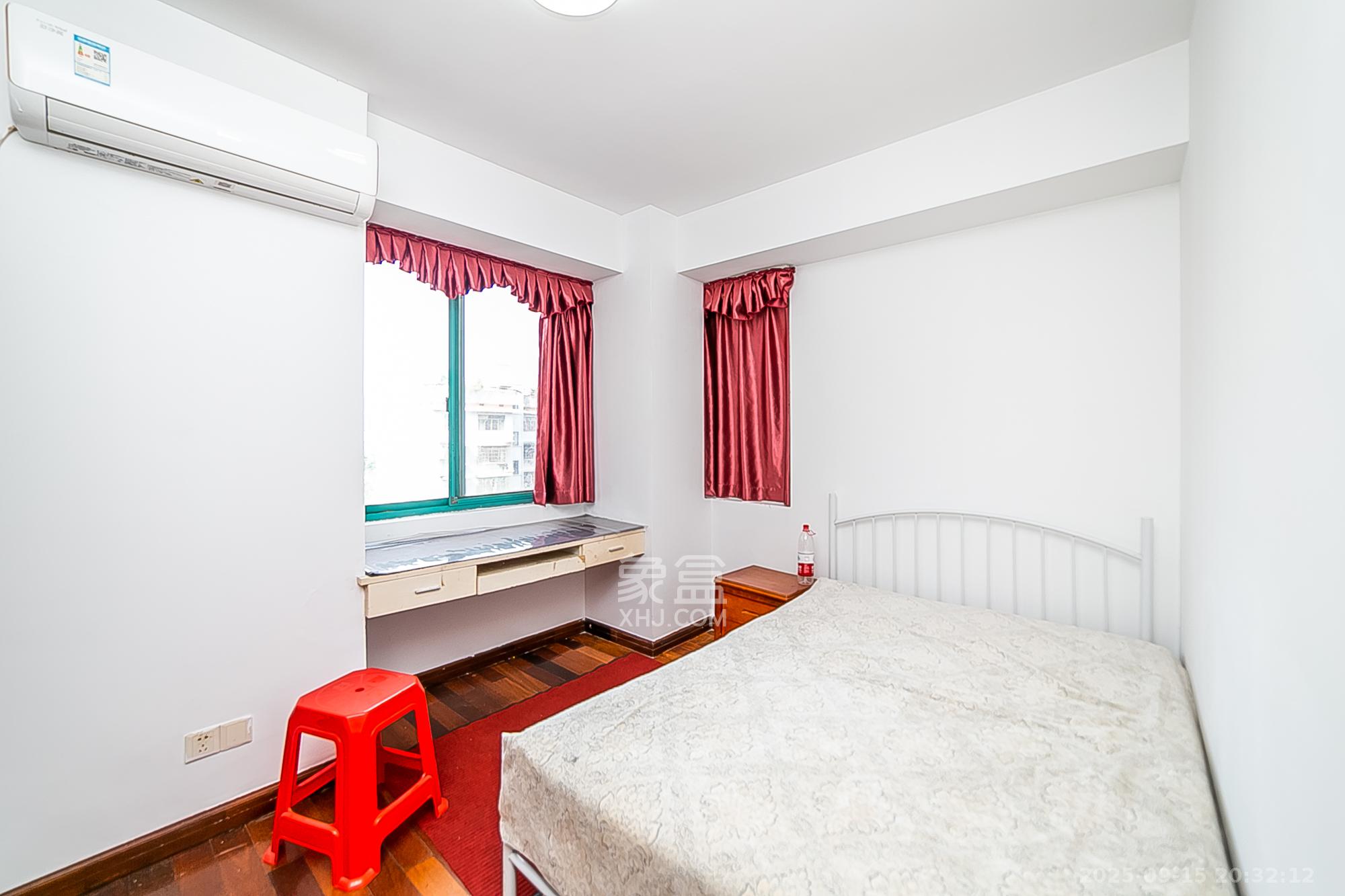 白沙花园  2室2厅1卫    56.0万卧室