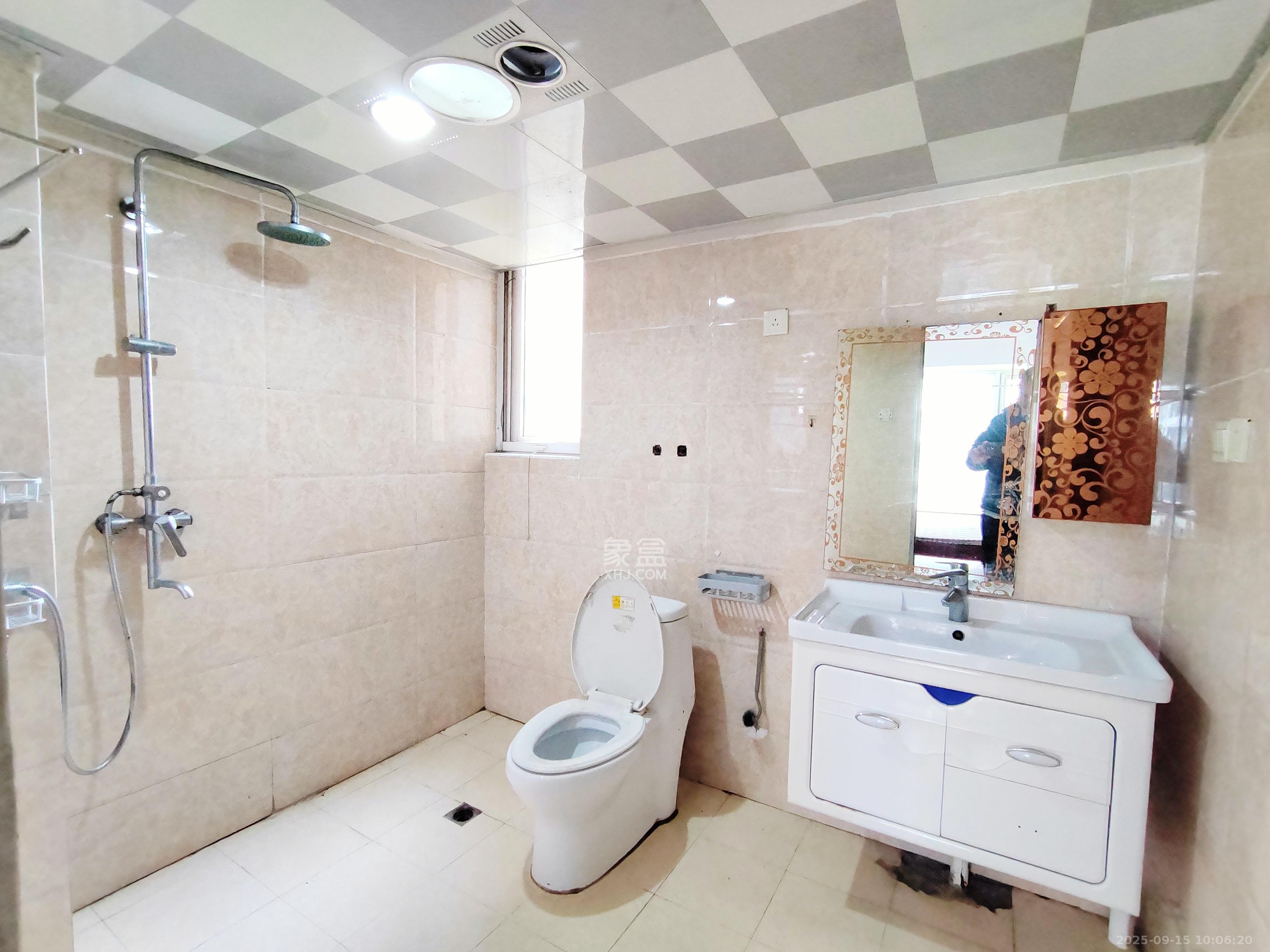 三重星都心  3室2厅2卫    2500.0元/月 三重星都心  3室2厅2卫    2500.0元/月室内图