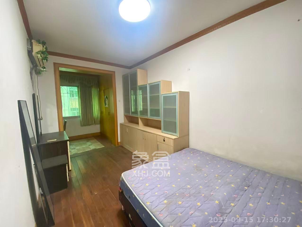 恒达花园  3室2厅1卫    2000.0元/月室内图