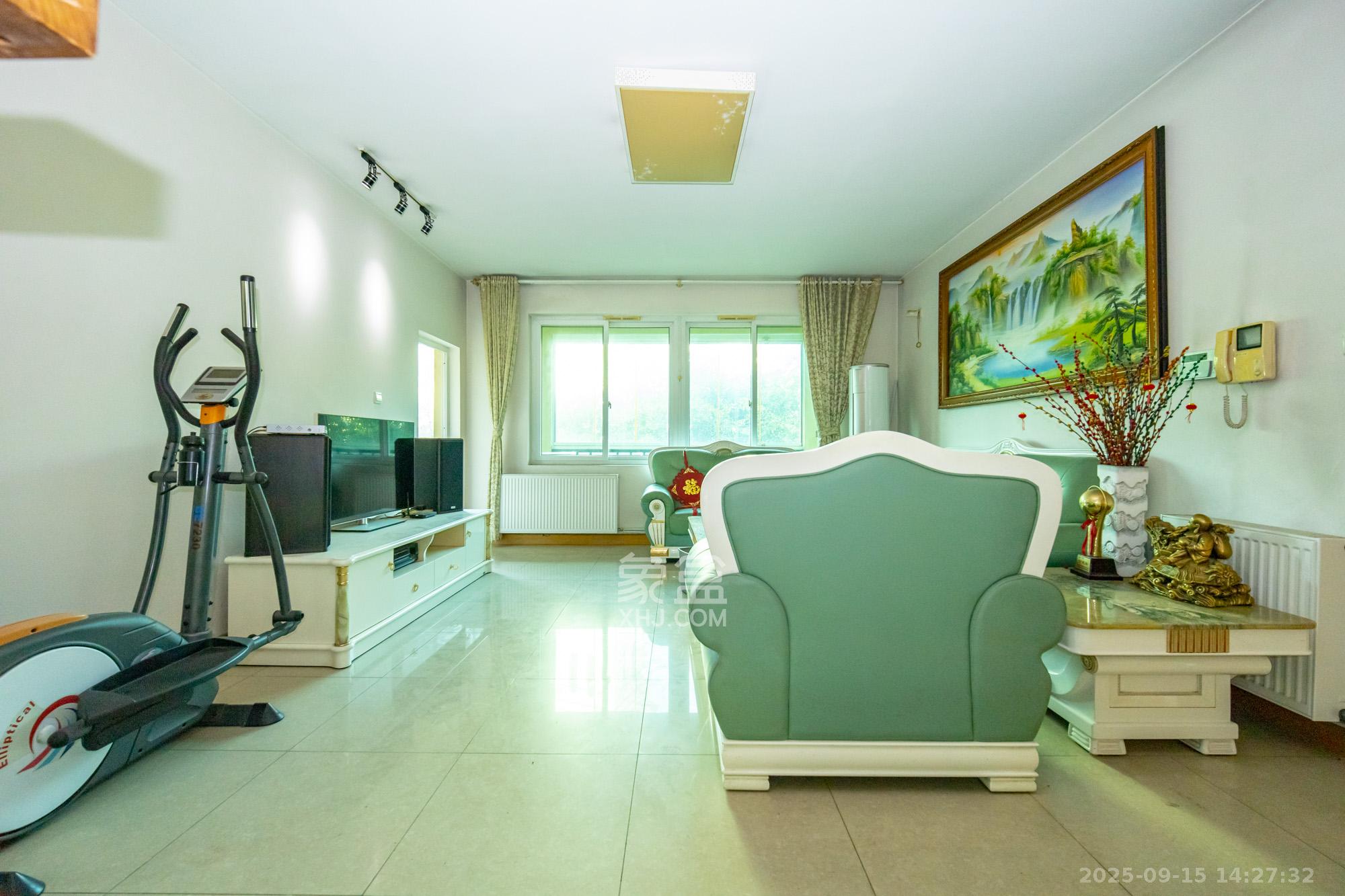 圣爵菲斯  4室2厅2卫    112.0万 圣爵菲斯  4室2厅2卫    112.0万