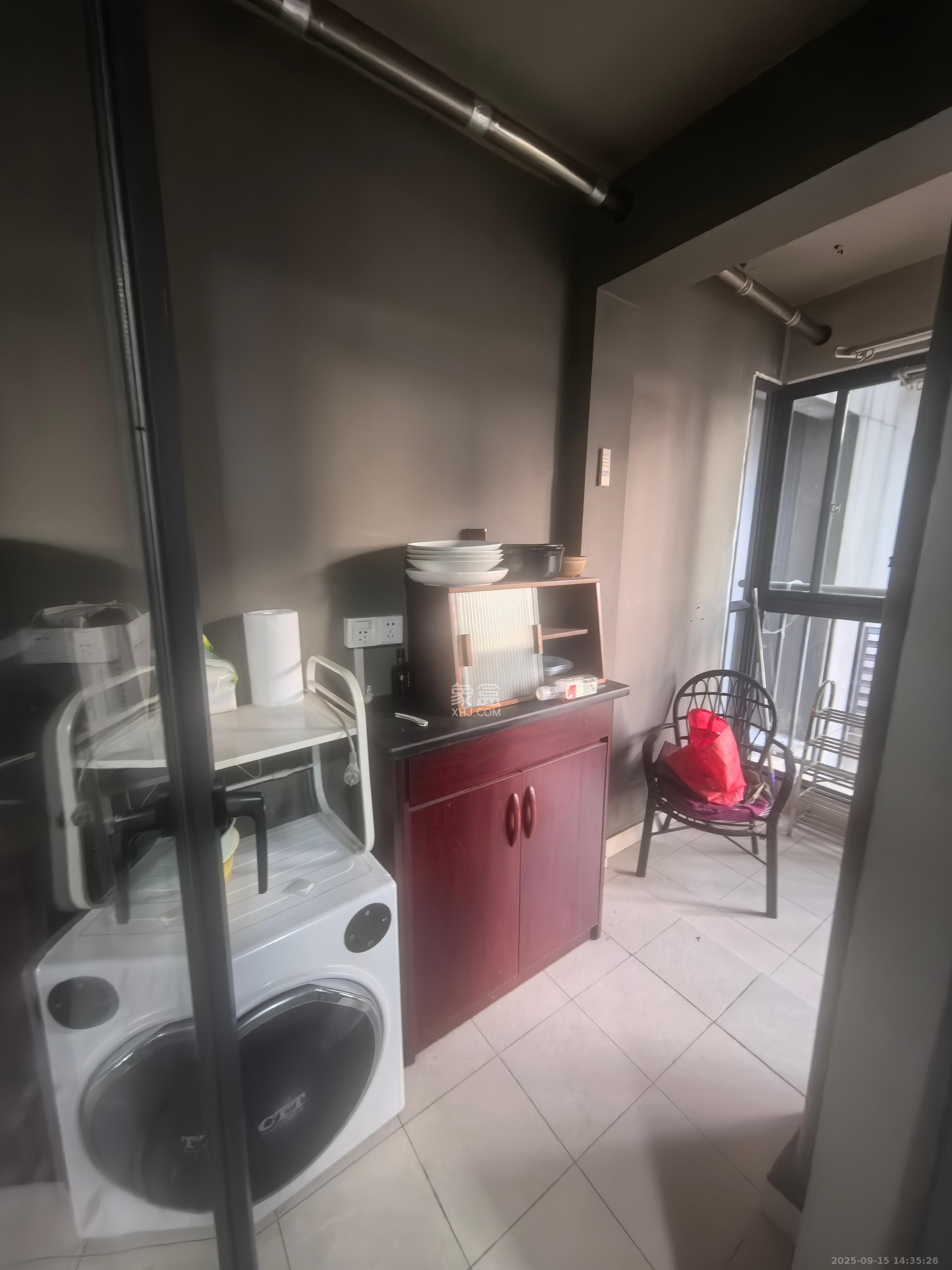 万科金域华府二期  3室2厅2卫    2800.0元/月室内图