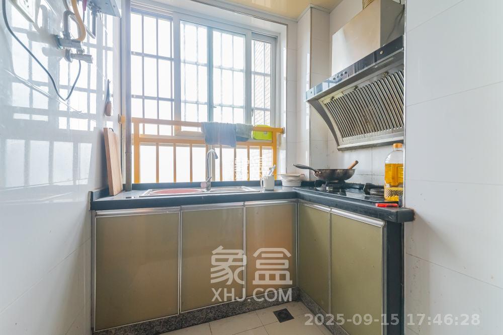 东方航标 1室1厅1卫 1300.0元/月 东方航标 1室1厅1卫 1300.0元/月室内图