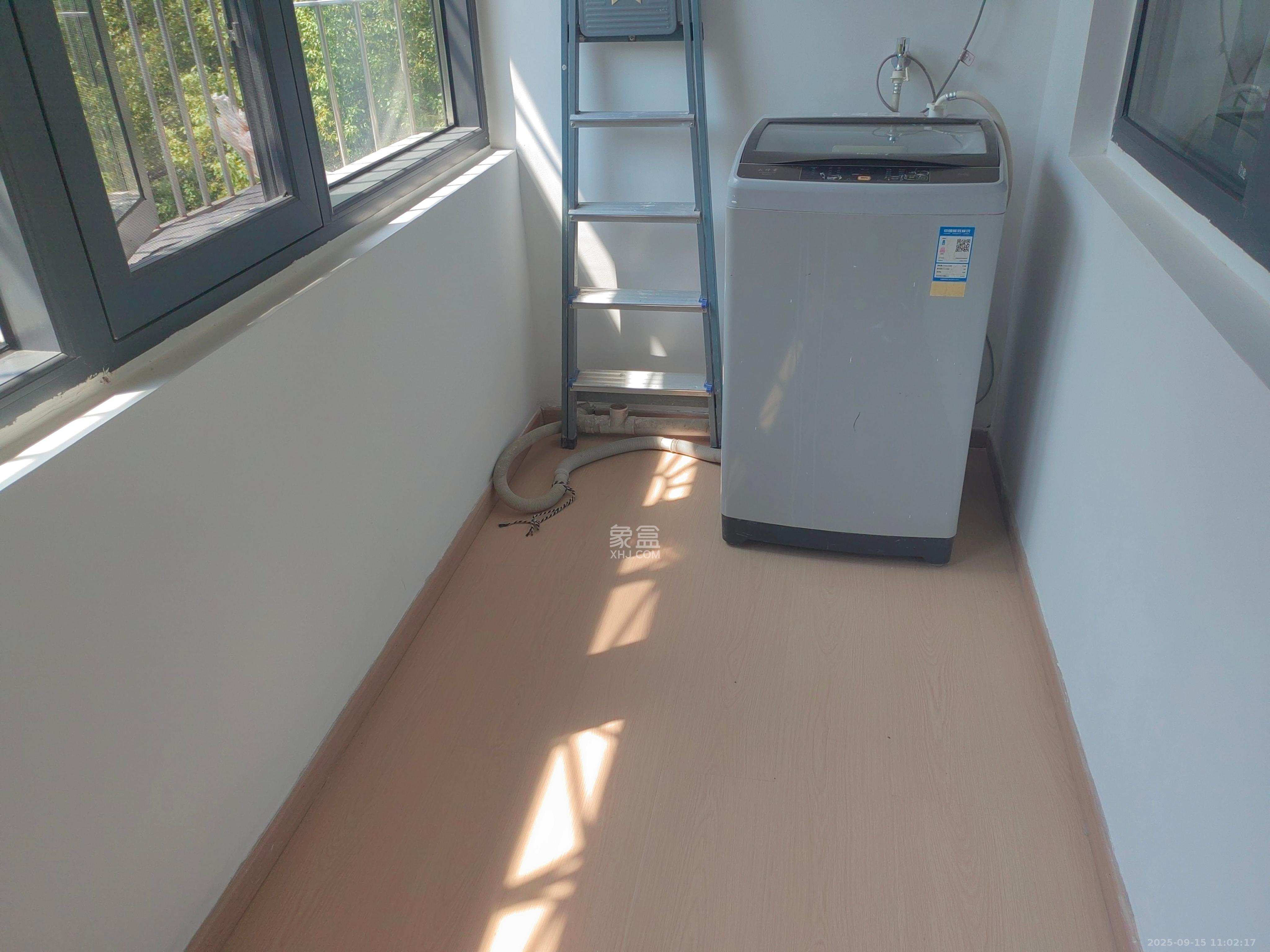 省公路局宿舍  2室1厅1卫    2300.0元/月室内图