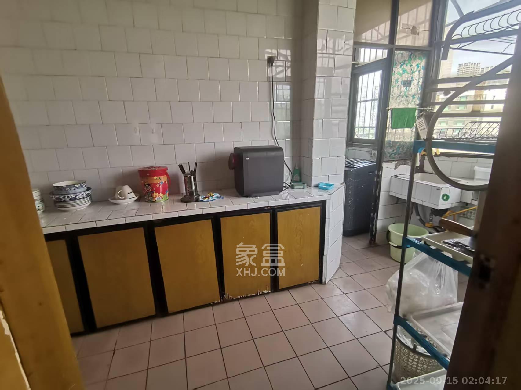 香樟路航空设计院 4室2厅2卫 1500.0元/月 香樟路航空设计院 4室2厅2卫 1500.0元/月室内图