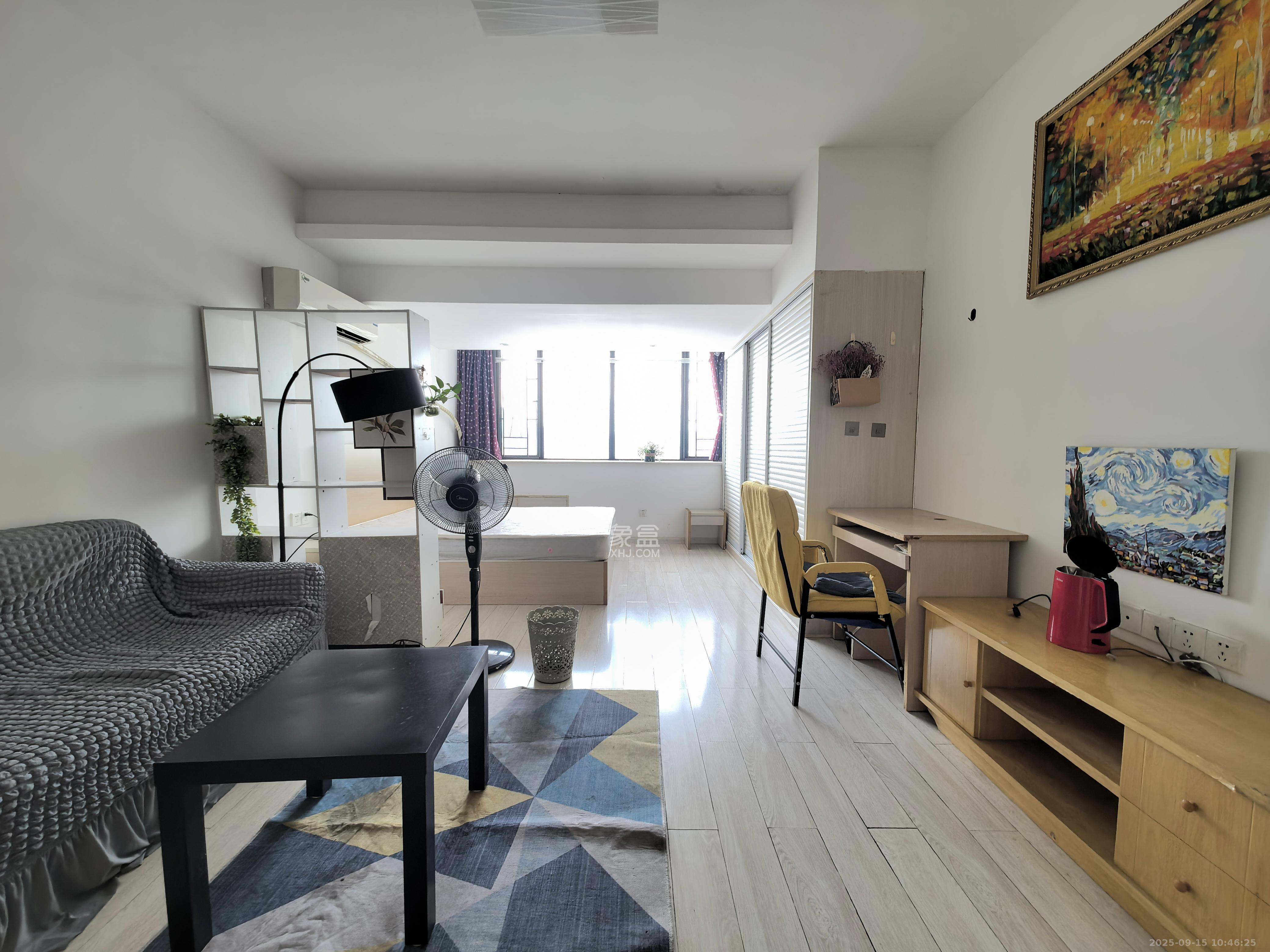 观园国际公寓  1室1厅1卫    1500.0元/月室内图