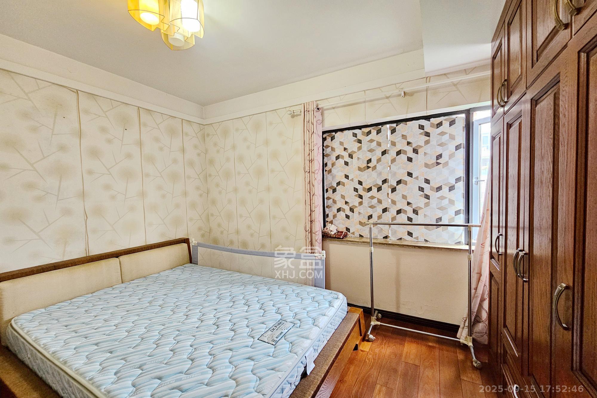 茂华国际湘  3室2厅2卫    140.0万卧室