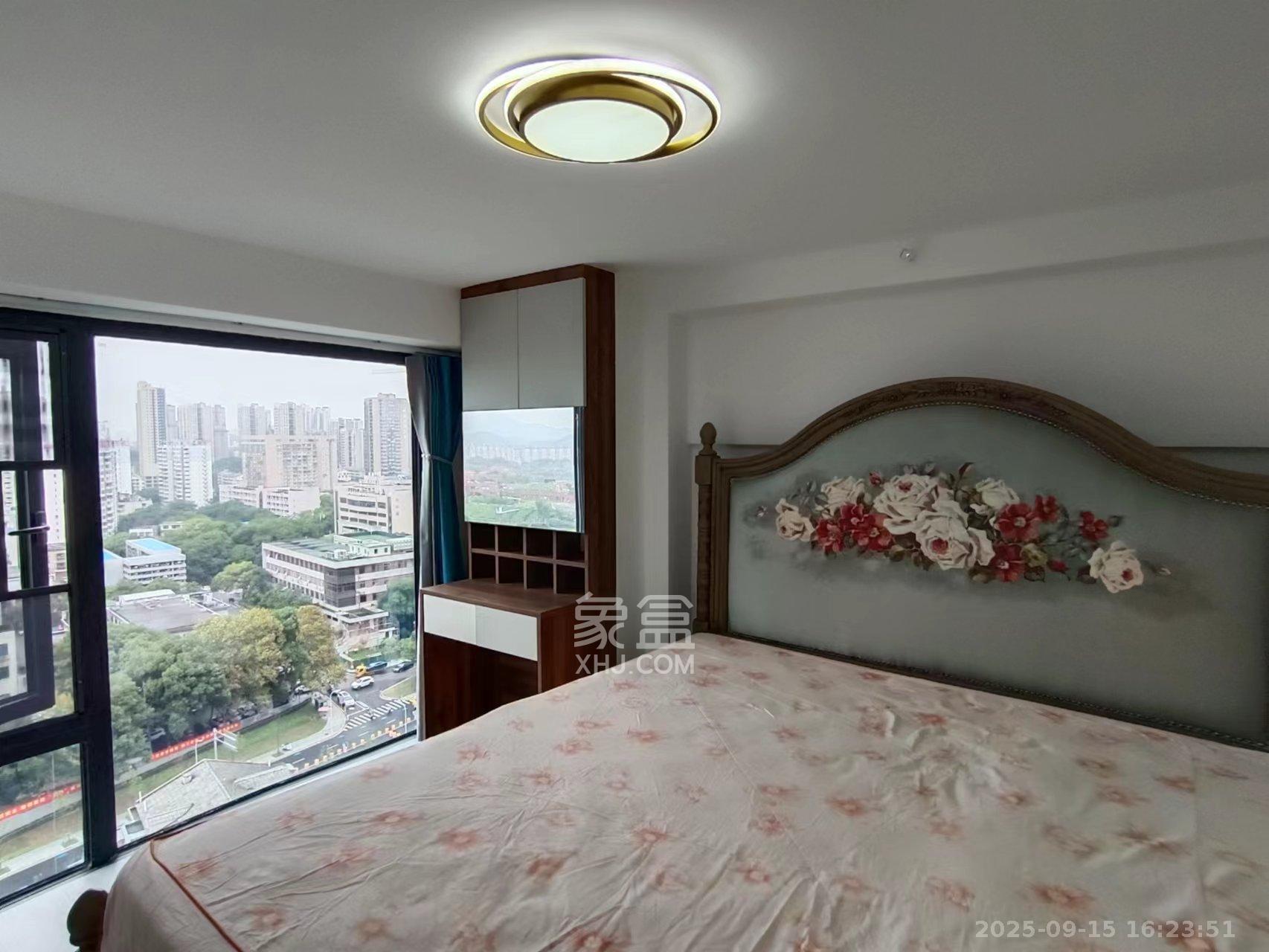 越秀悦湖台  2室1厅1卫    2400.0元/月室内图