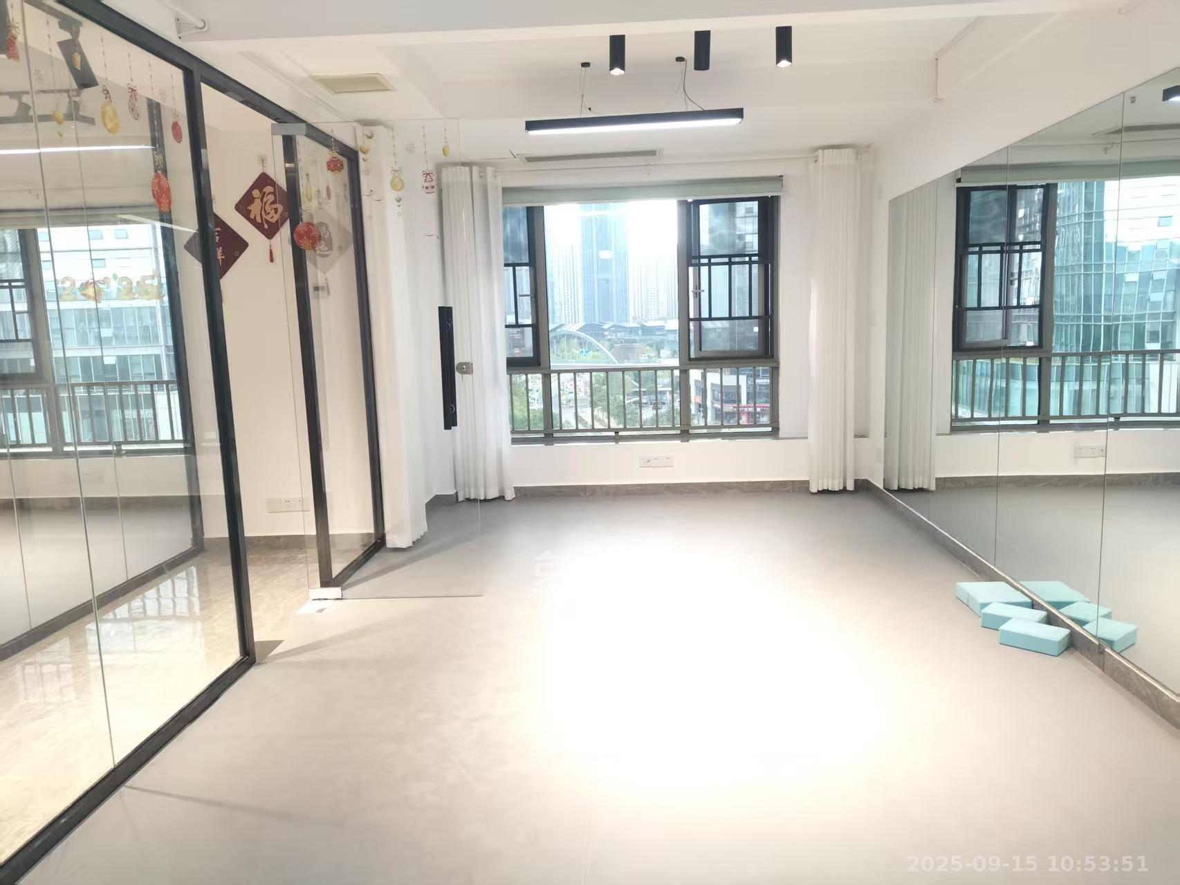 梅溪湖金茂湾  1室1厅1卫    6800.0元/月 梅溪湖金茂湾  1室1厅1卫    6800.0元/月室内图