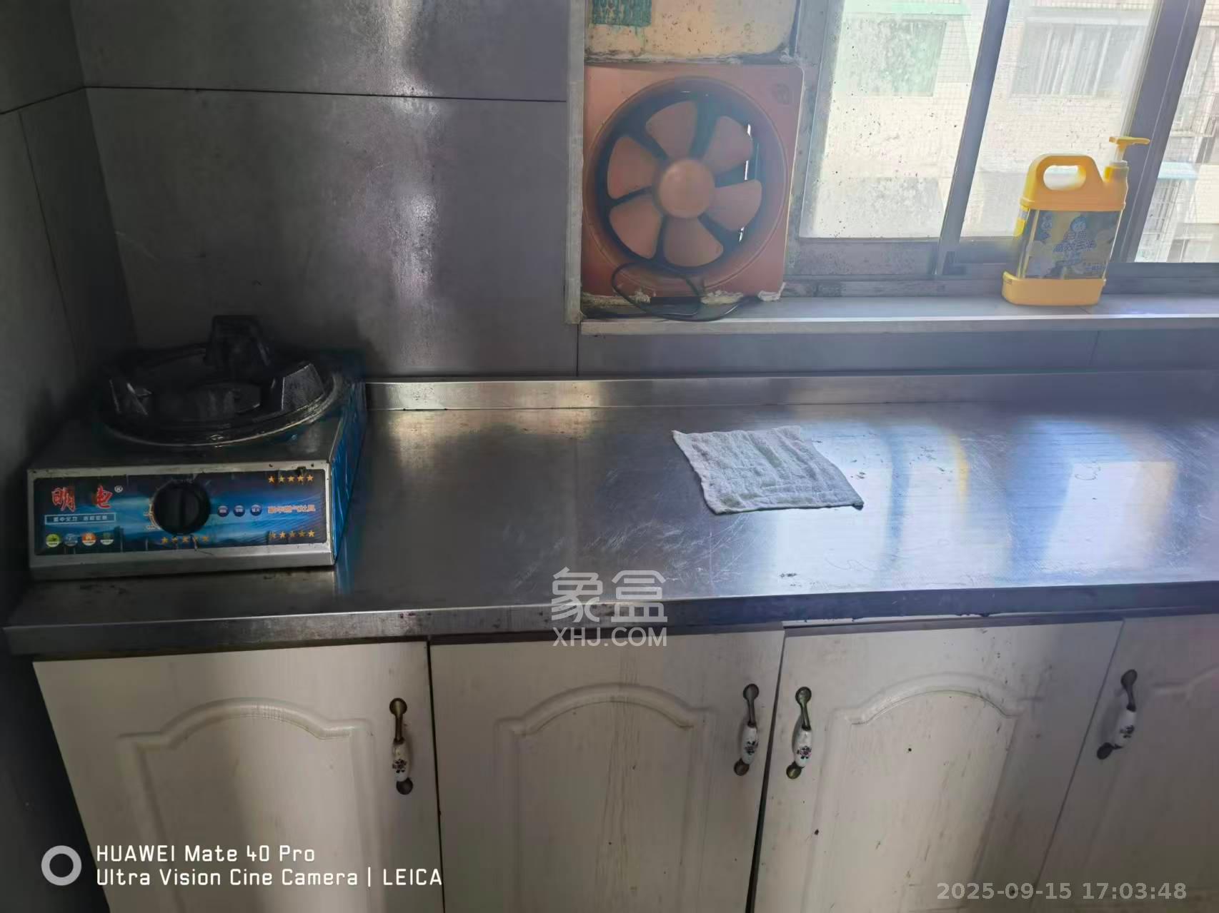 石岭小区A区 2室1厅1卫 1100.0元/月 石岭小区A区 2室1厅1卫 1100.0元/月室内图