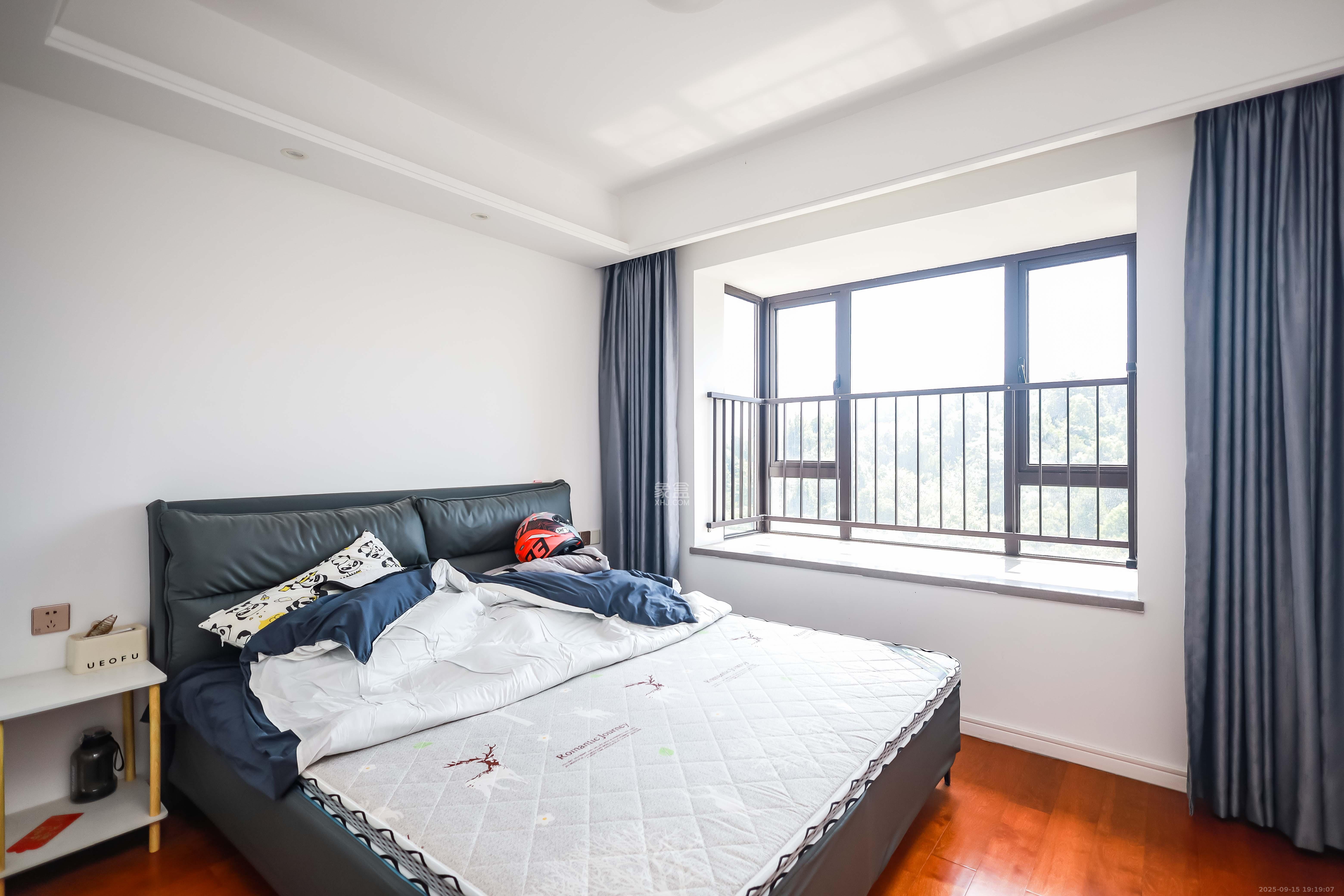 金基芳华  4室2厅2卫    145.0万卧室