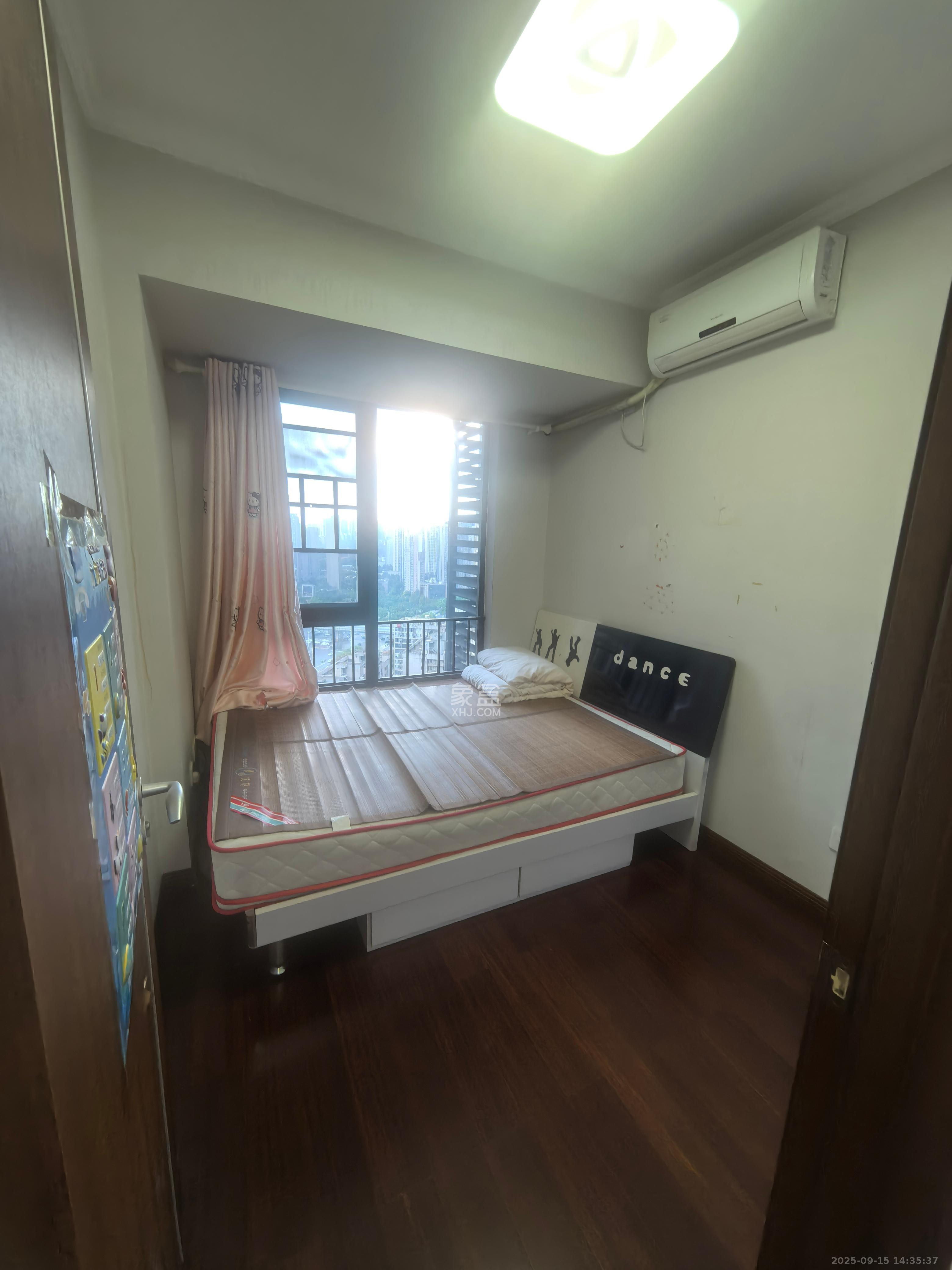 万科金域华府二期  3室2厅2卫    2800.0元/月室内图