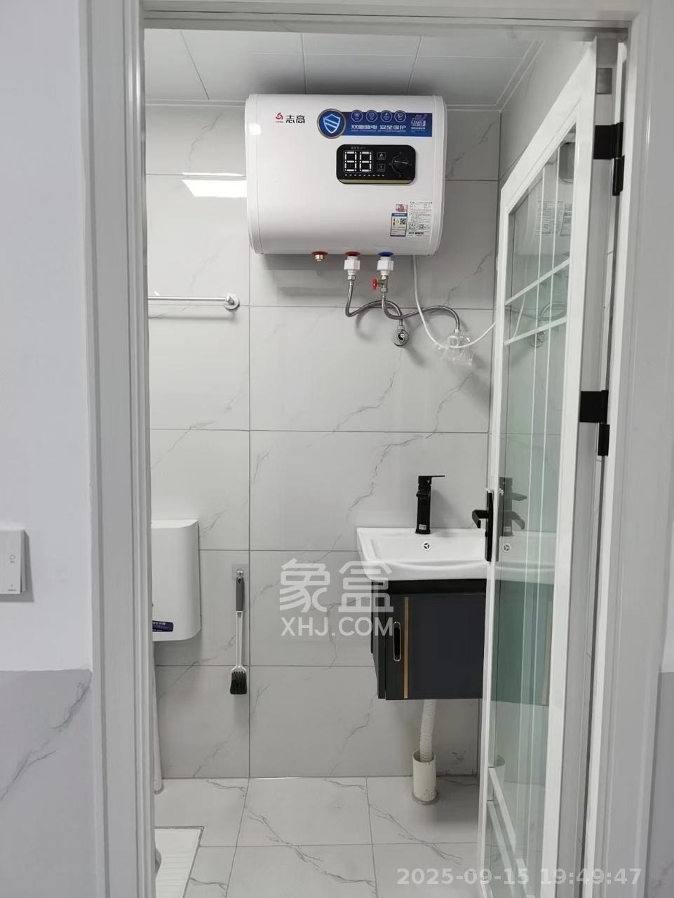 嘉荣苑 1室1厅1卫 1300.0元/月 嘉荣苑 1室1厅1卫 1300.0元/月室内图