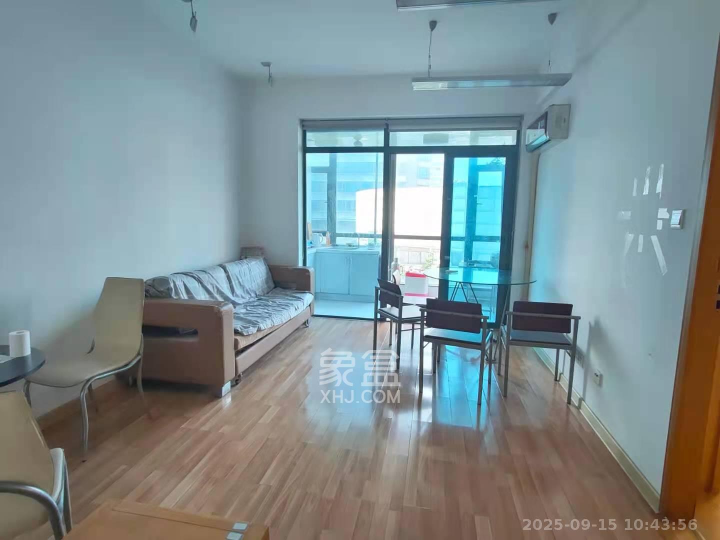 BOBO天下城(CTA财富中心)  1室1厅1卫    1750.0元/月 BOBO天下城(CTA财富中心)  1室1厅1卫    1750.0元/月