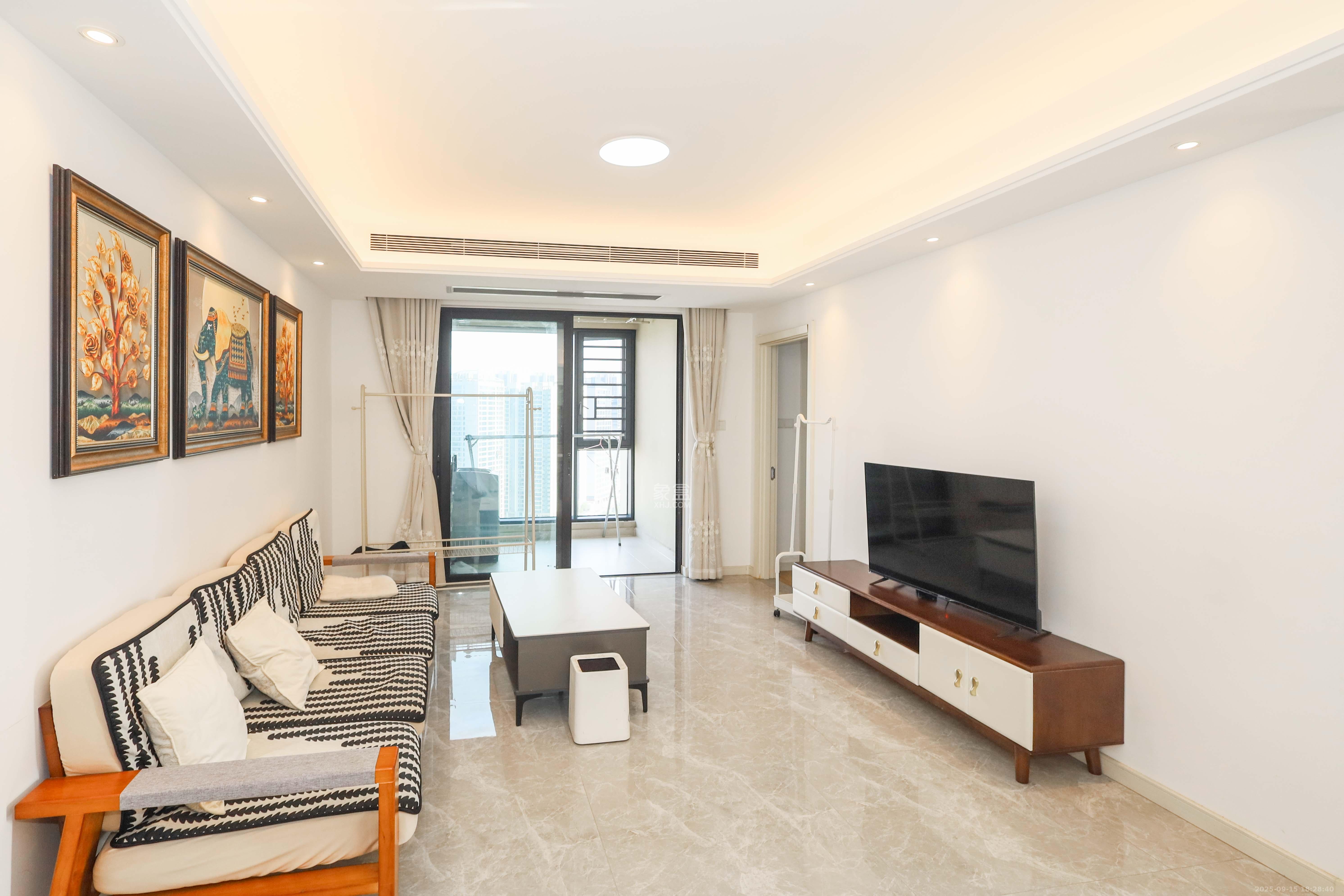 万科金色梦想B区  3室2厅2卫    119.8万 万科金色梦想B区  3室2厅2卫    119.8万客厅