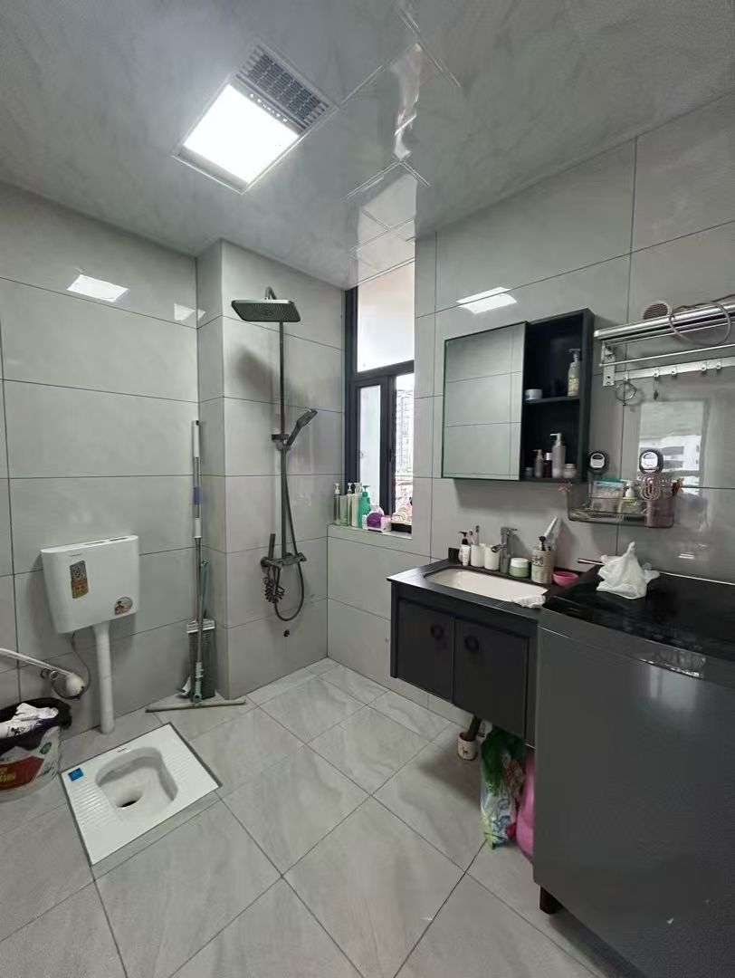 富华里 1室1厅1卫 1600.0元/月 富华里 1室1厅1卫 1600.0元/月室内图