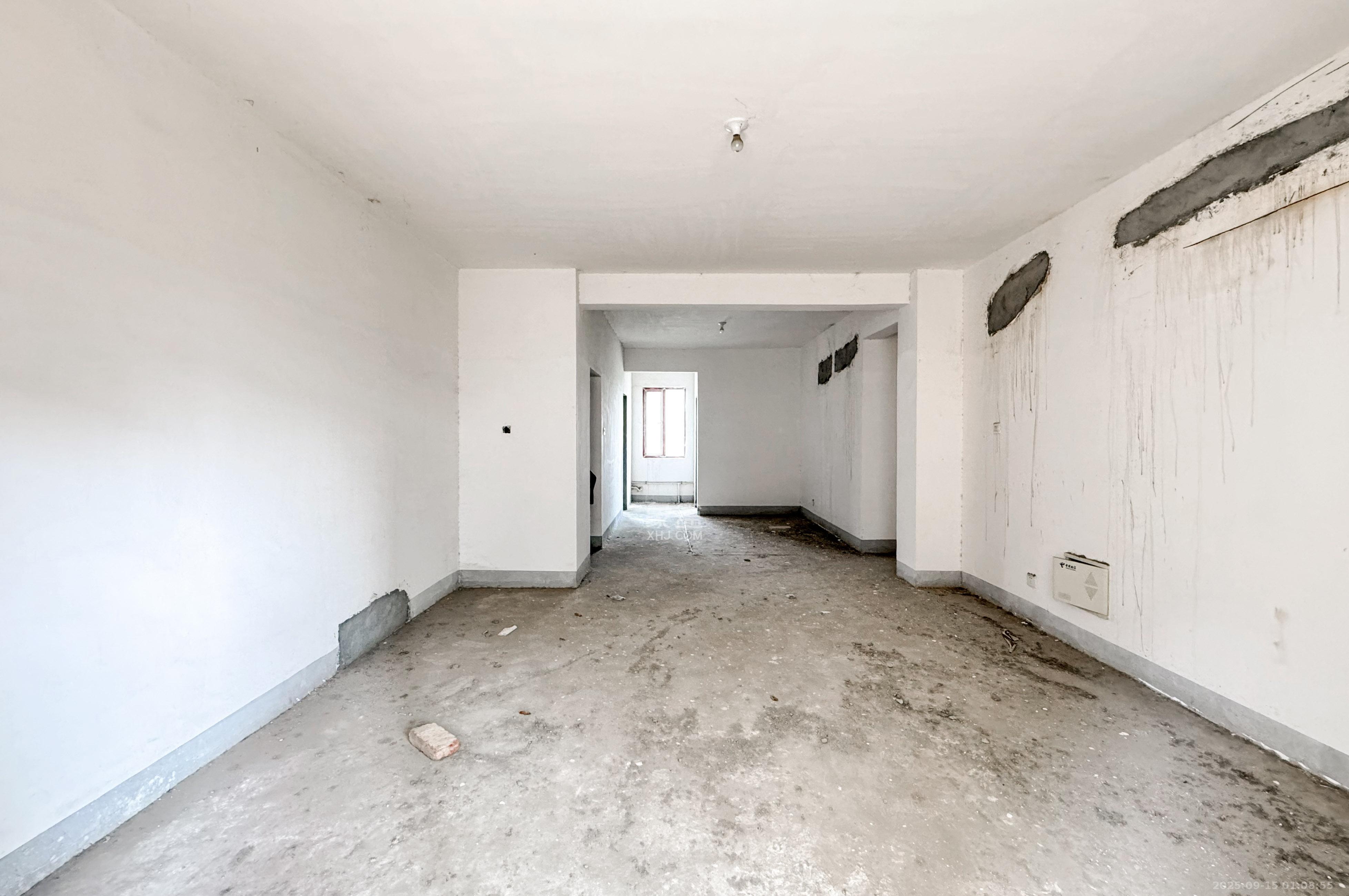 麓阳和景雅苑 4室2厅2卫 122.0万 麓阳和景雅苑 4室2厅2卫 122.0万客厅