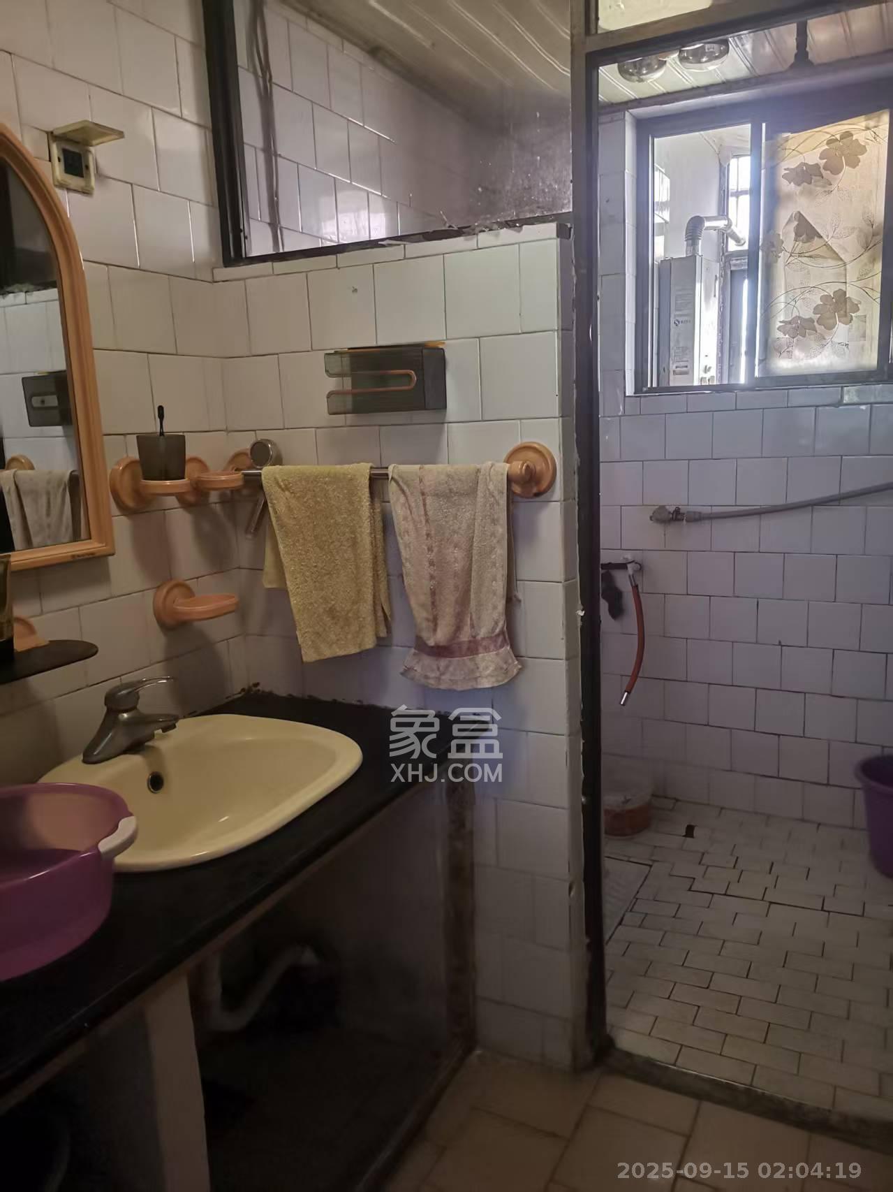 香樟路航空设计院 4室2厅2卫 1500.0元/月 香樟路航空设计院 4室2厅2卫 1500.0元/月室内图