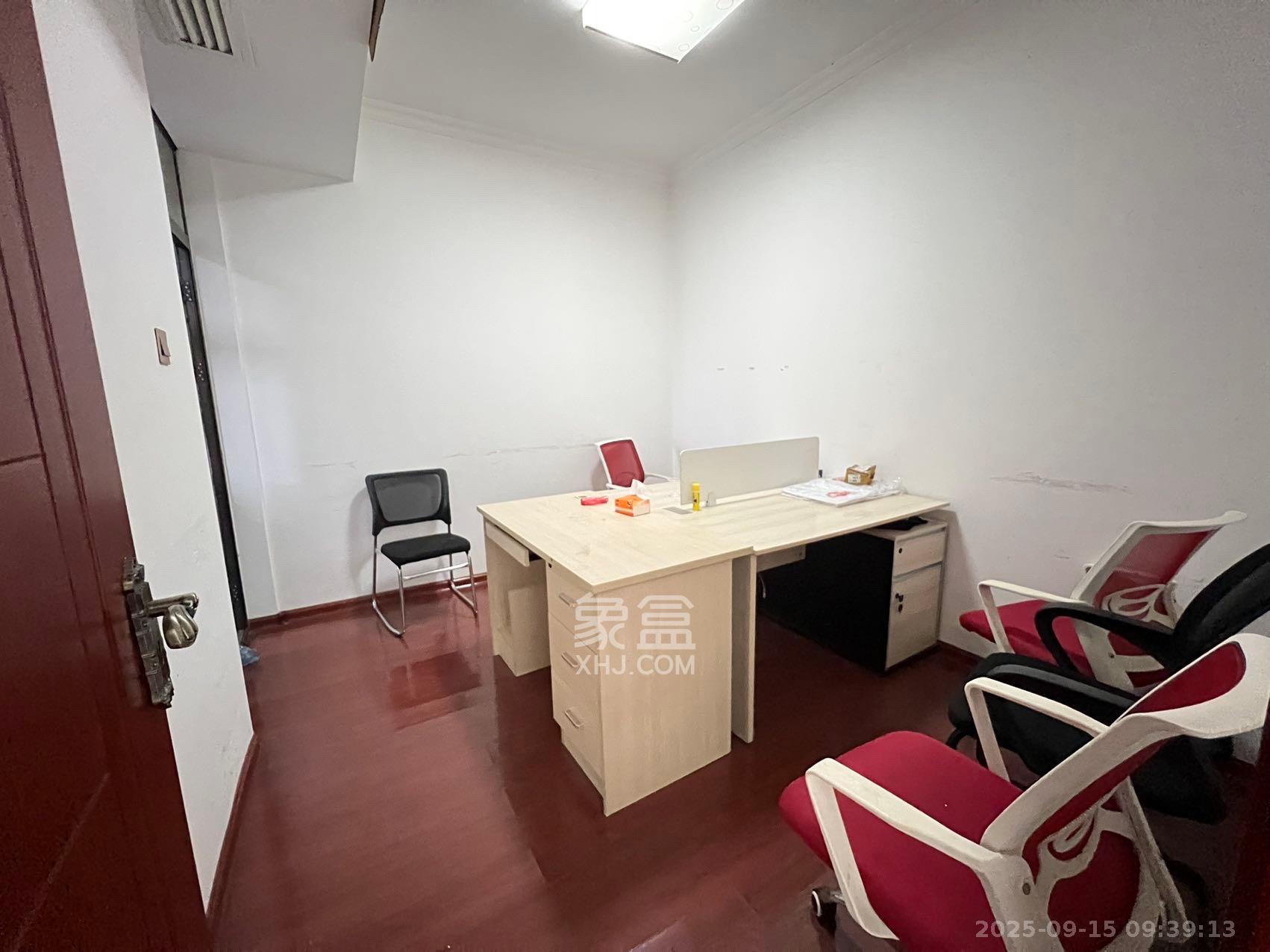 华晨国际公馆 2室2厅1卫 3500.0元/月 华晨国际公馆 2室2厅1卫 3500.0元/月室内图