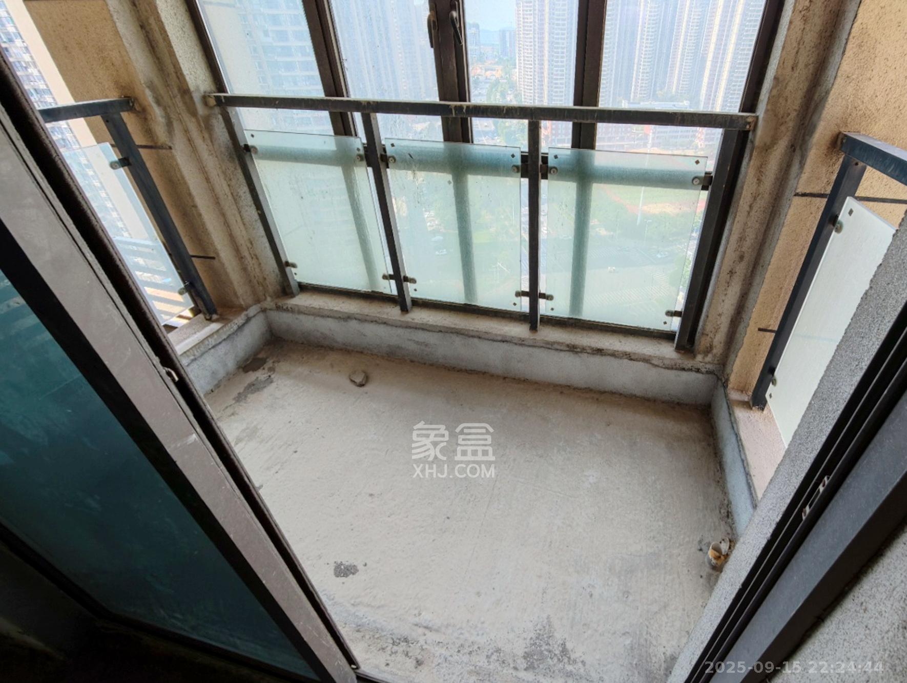 润和滨江府  4室2厅2卫    115.0万 润和滨江府  4室2厅2卫    115.0万阳台