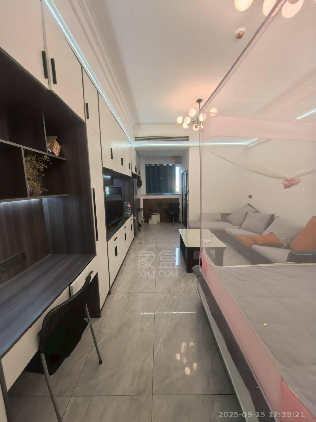 尚格广场  1室1厅1卫    1800.0元/月 尚格广场  1室1厅1卫    1800.0元/月室内图1