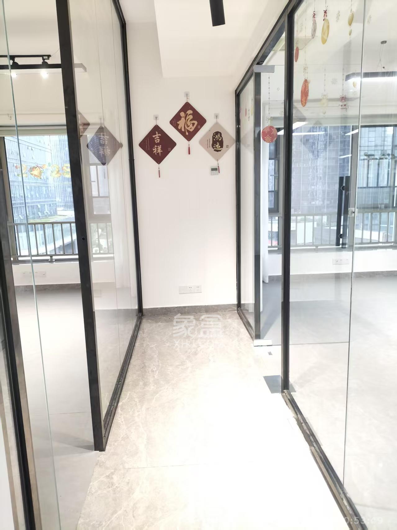 梅溪湖金茂湾  1室1厅1卫    6800.0元/月 梅溪湖金茂湾  1室1厅1卫    6800.0元/月室内图1