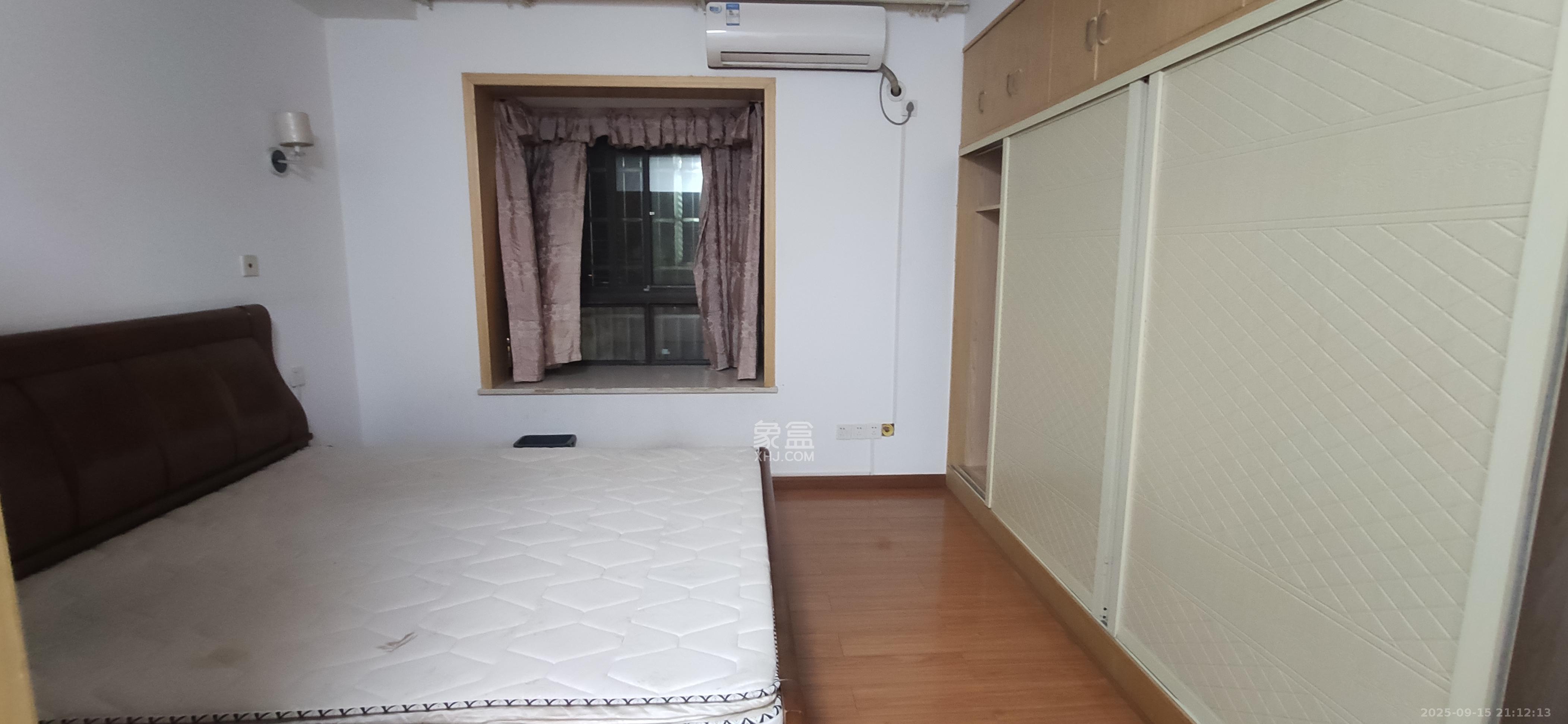 金南家园一期  3室2厅2卫    2200.0元/月室内图