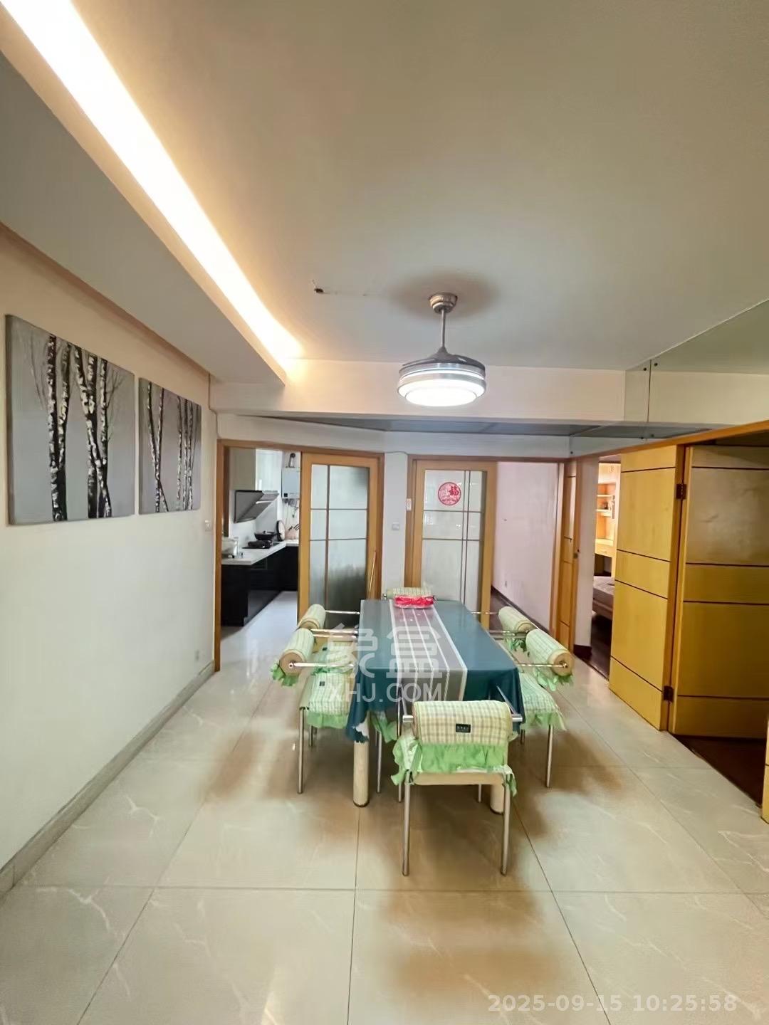 嘉盛逸林园（新合村综合楼）  4室2厅2卫    2800.0元/月室内图