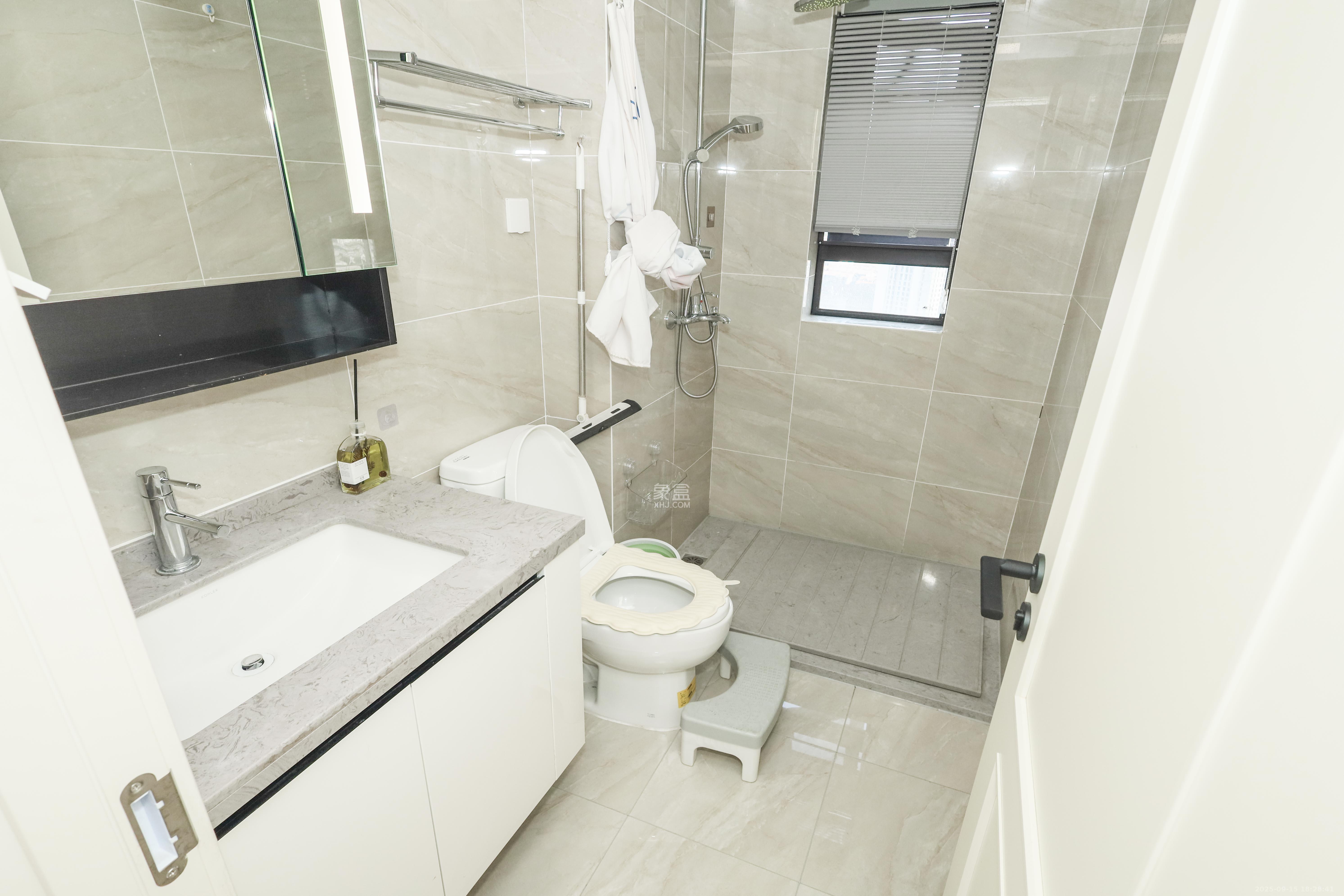 万科金色梦想B区  3室2厅2卫    119.8万 万科金色梦想B区  3室2厅2卫    119.8万卫生间