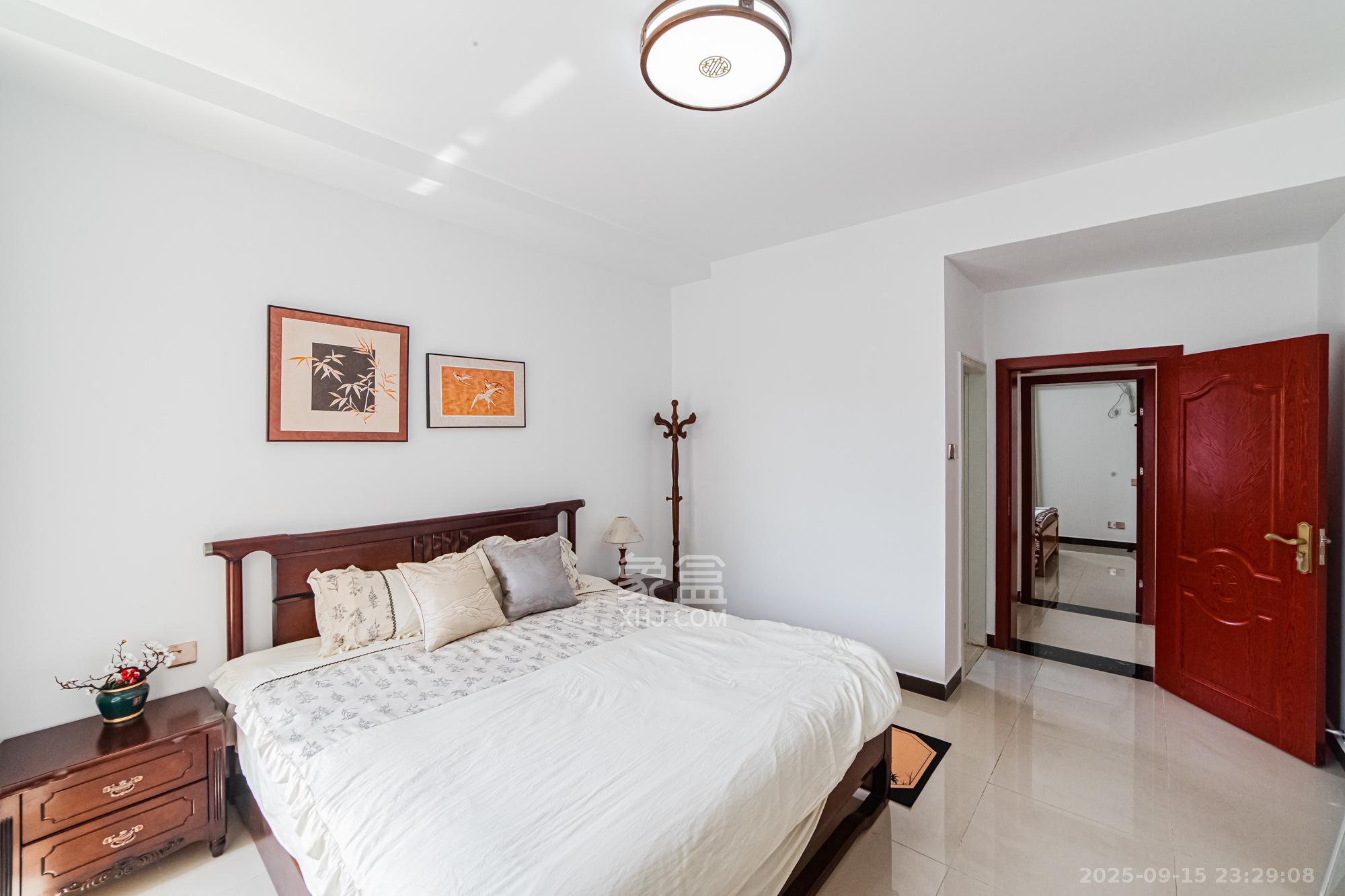 明珠苑  3室2厅2卫    89.8万卧室